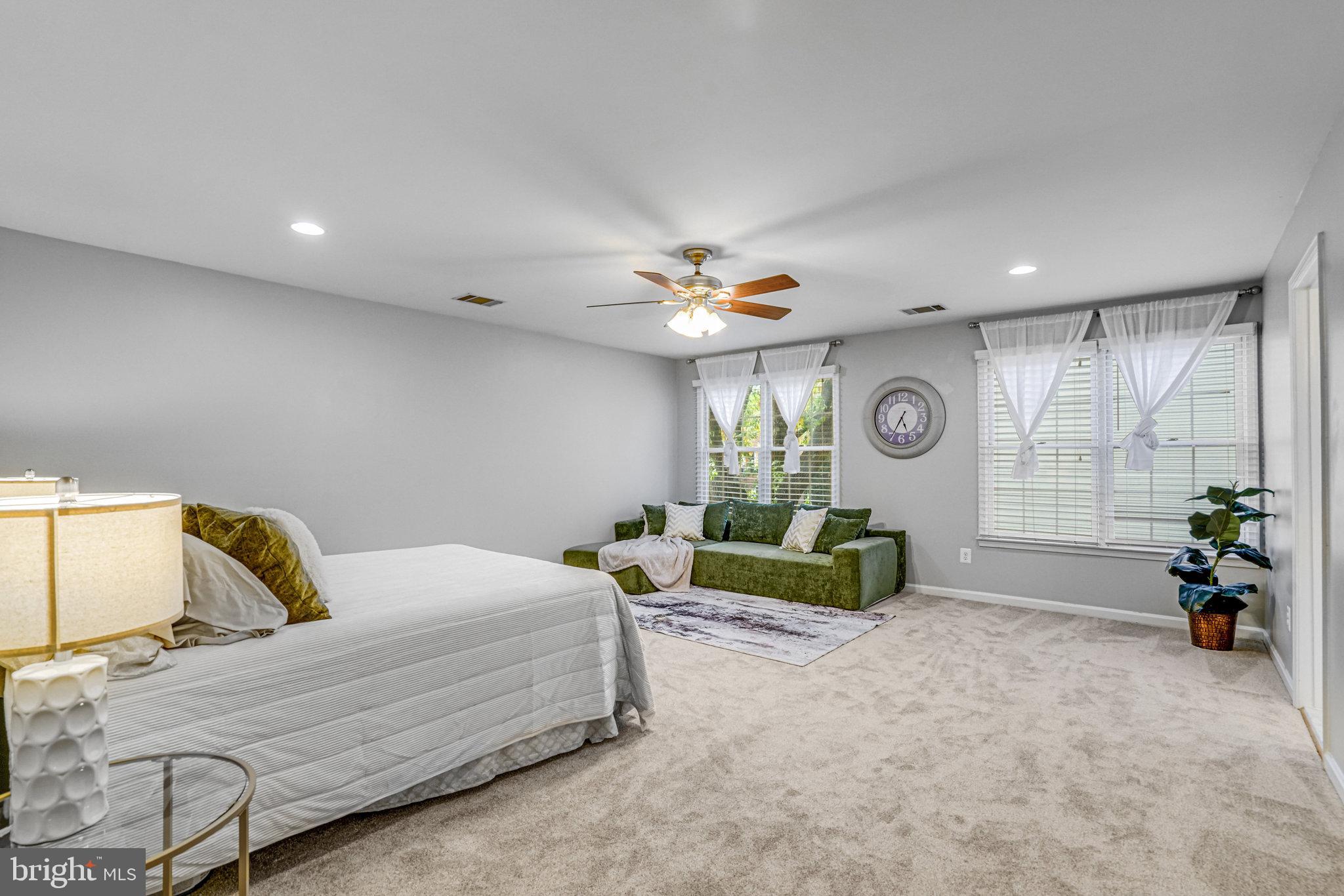 QUAKER HILL - Residential