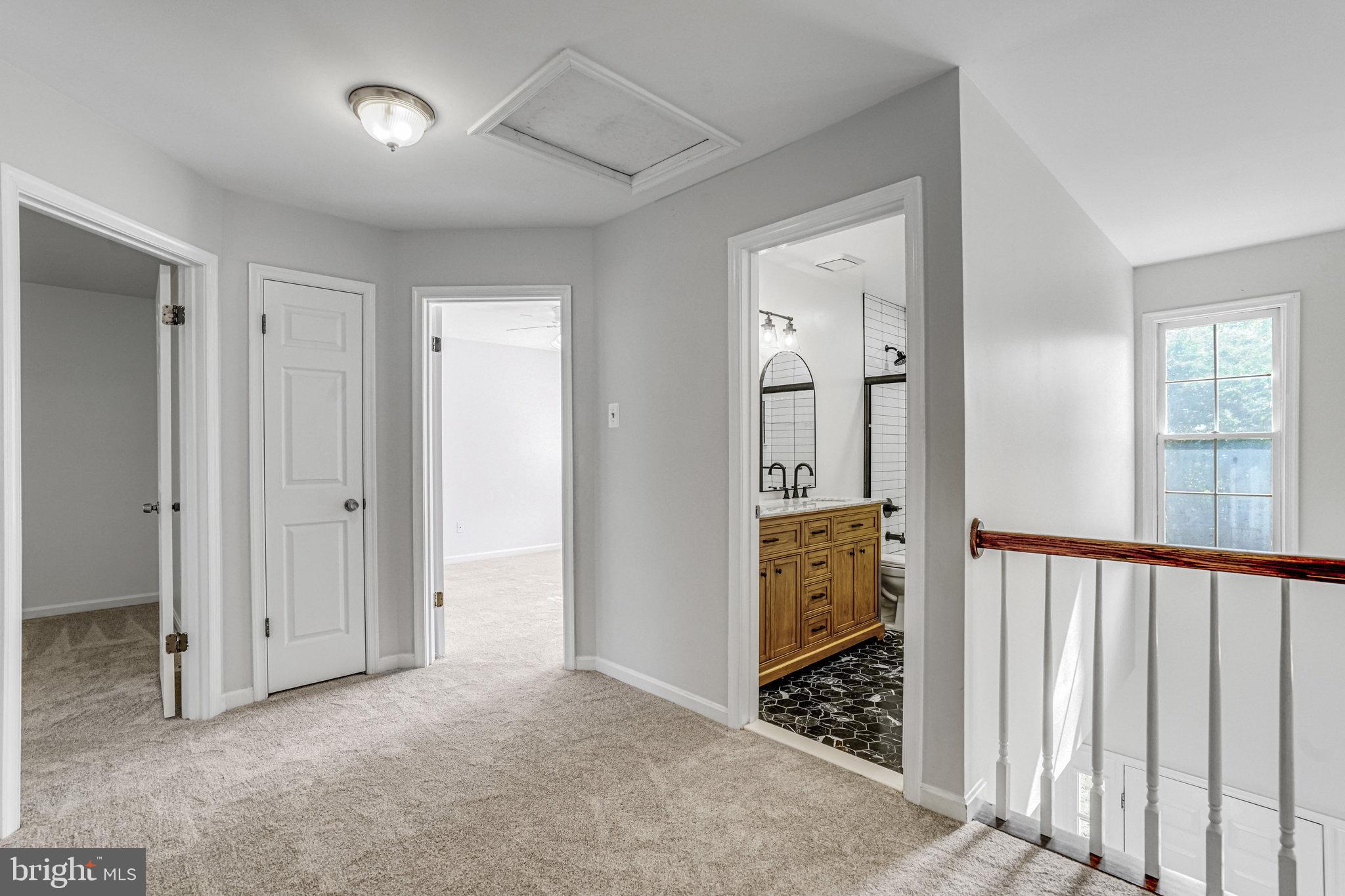 QUAKER HILL - Residential