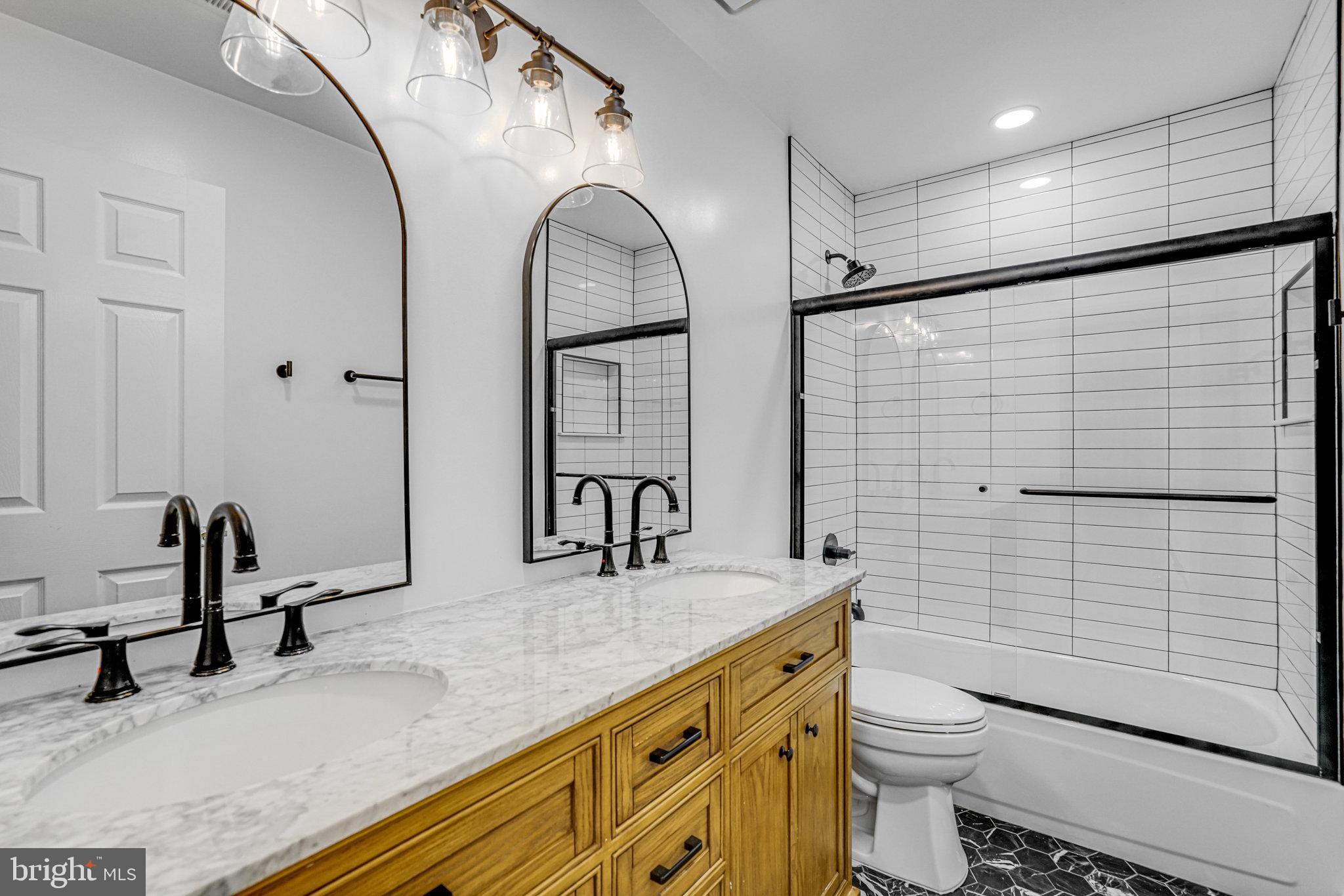 QUAKER HILL - Residential