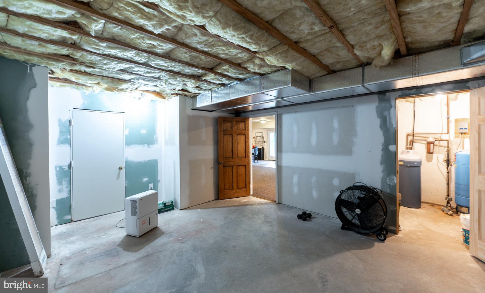 WINDING CREEK ESTS - Residential