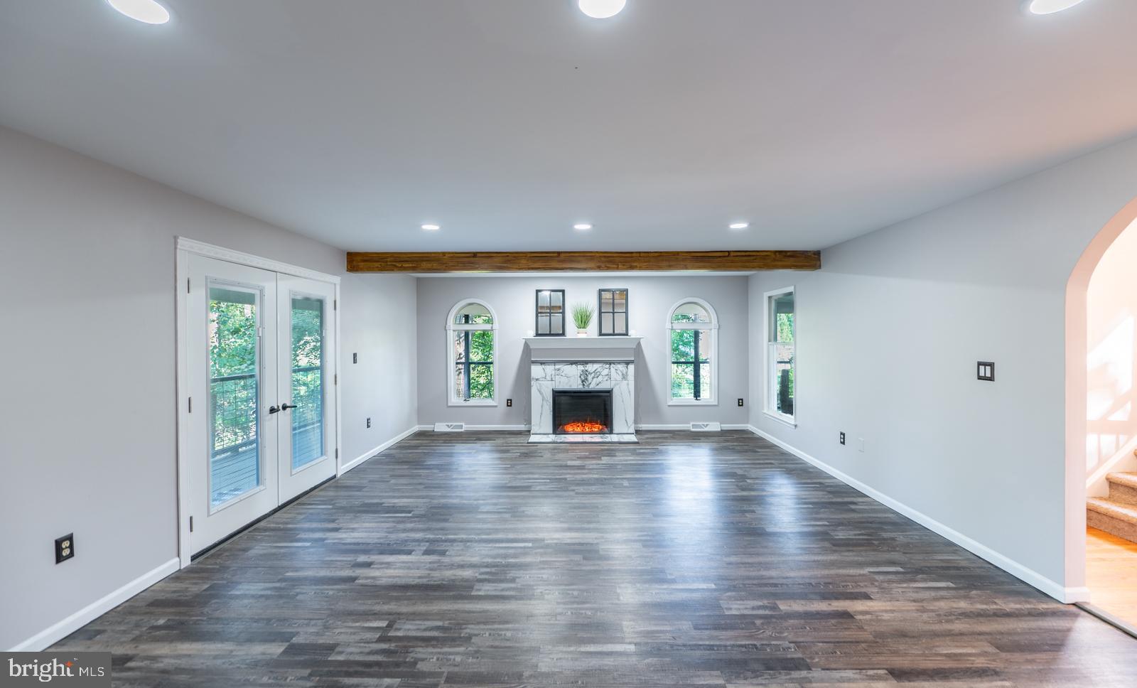 WINDING CREEK ESTS - Residential