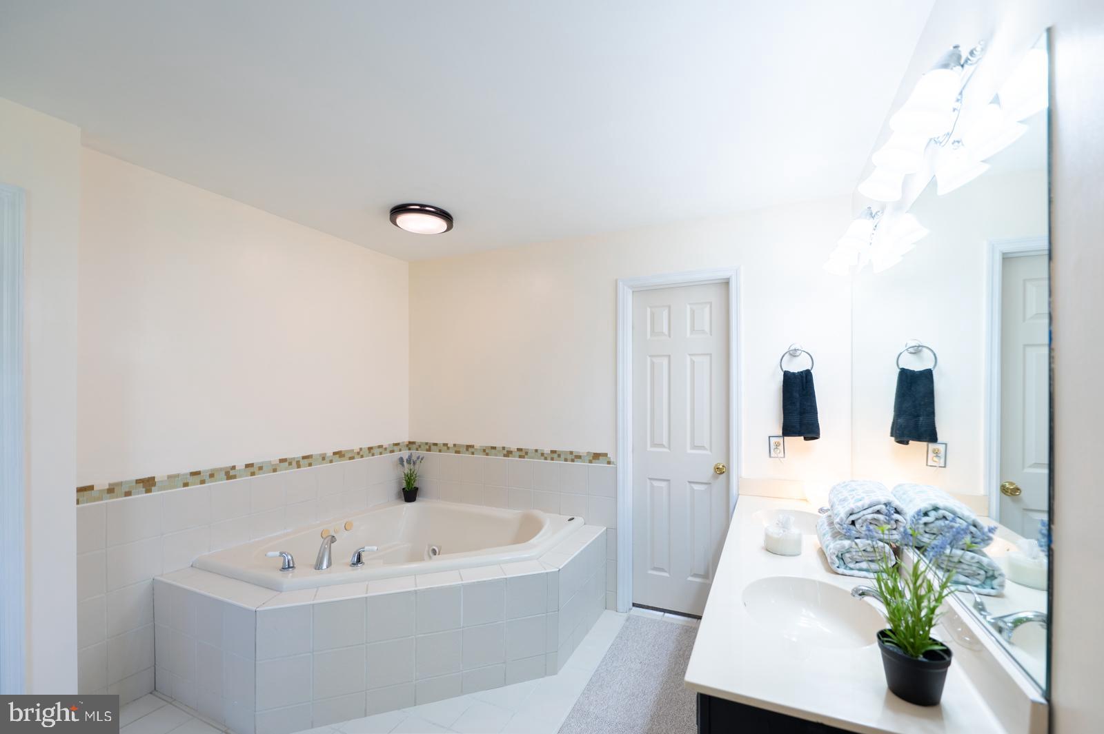 WINDING CREEK ESTS - Residential