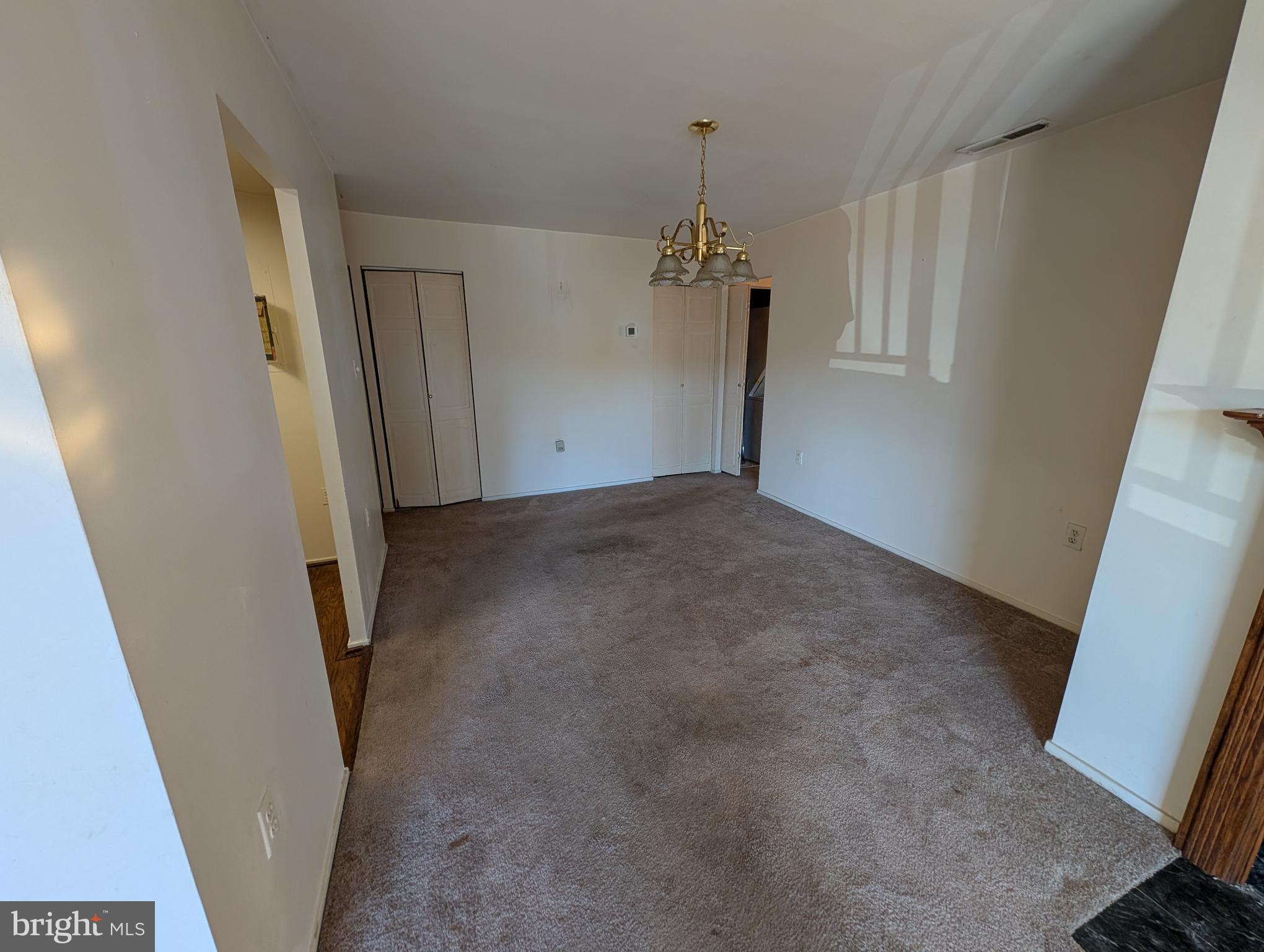 CENTER COURT - Residential