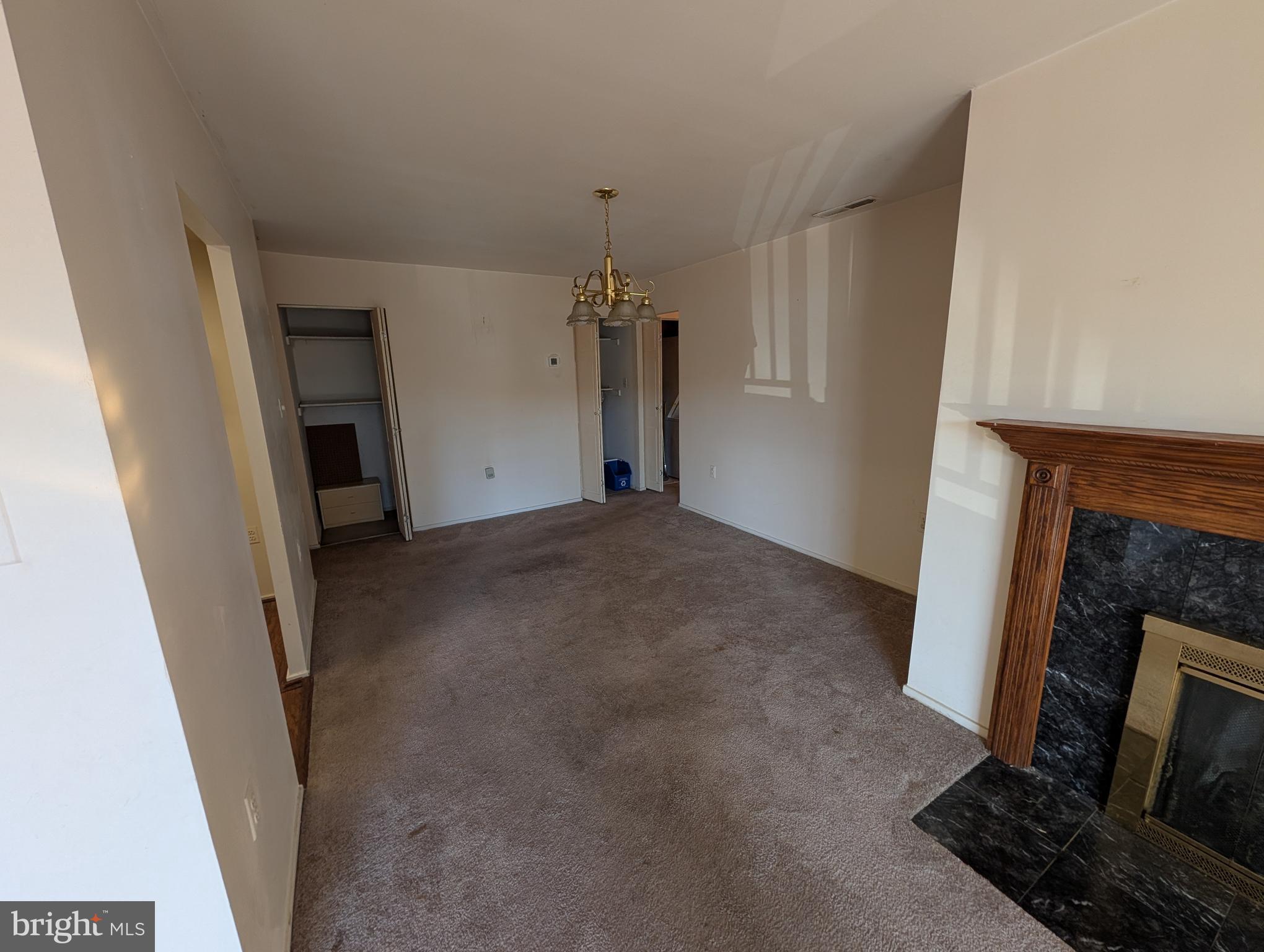 CENTER COURT - Residential