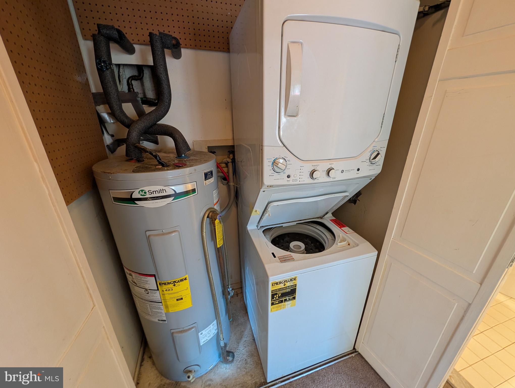 CENTER COURT - Residential