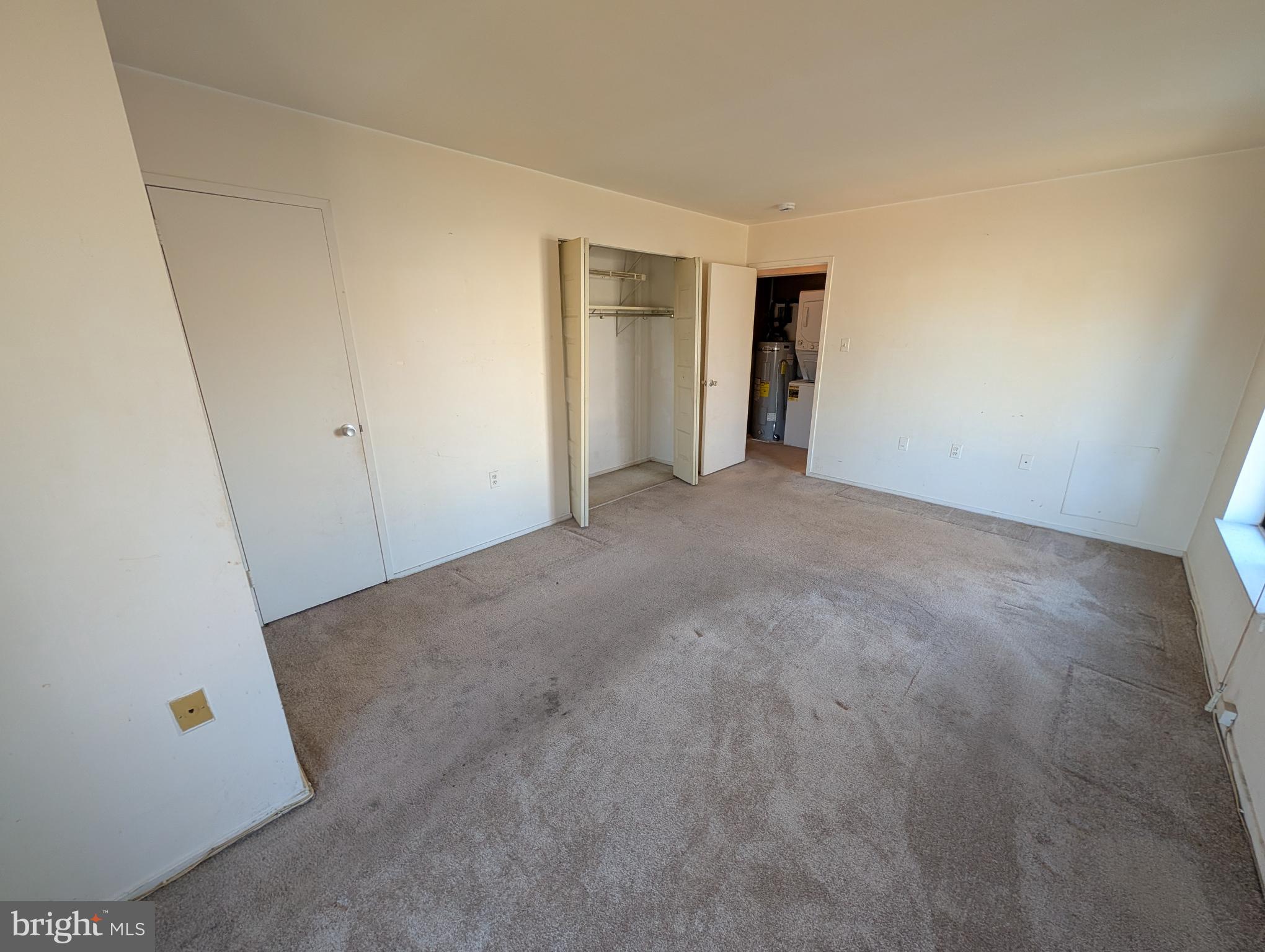 CENTER COURT - Residential