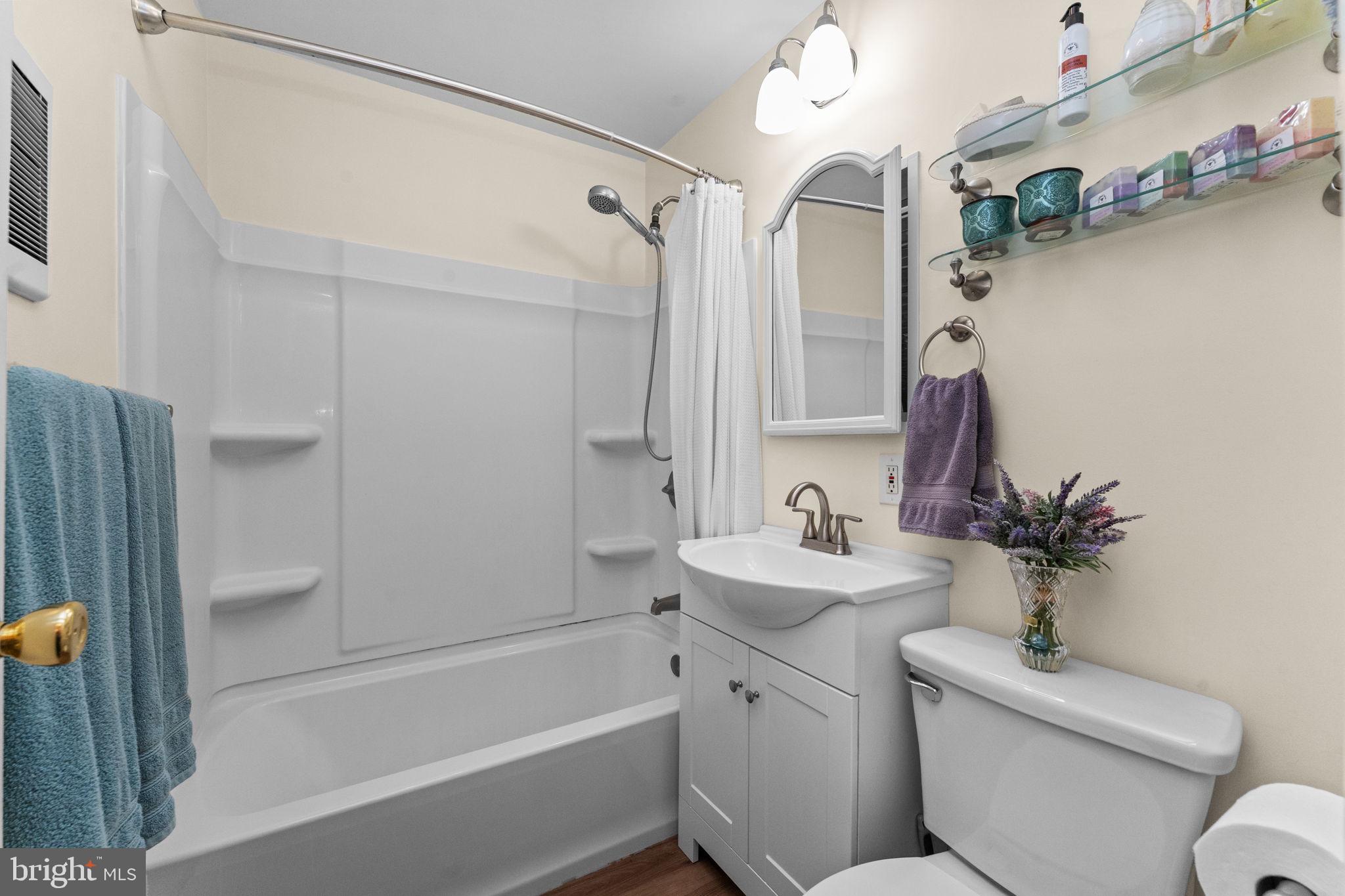 BROOKFIELD - Residential