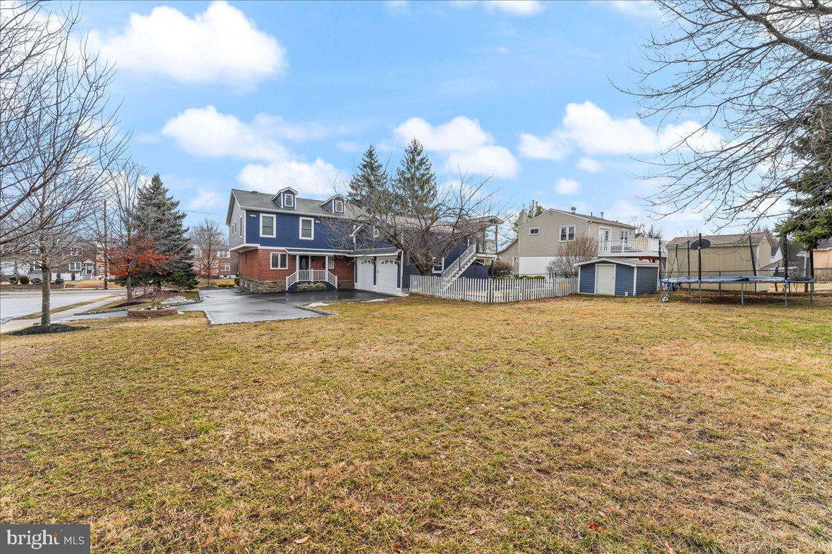 COLONIAL PARK - Residential