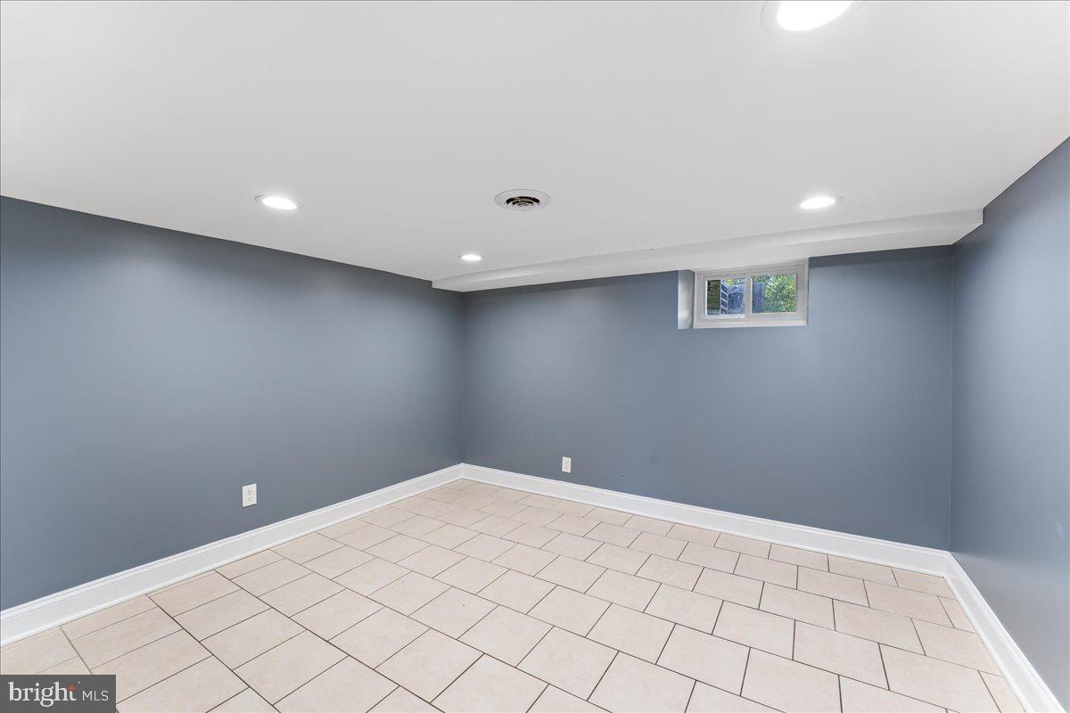 COLONIAL PARK - Residential