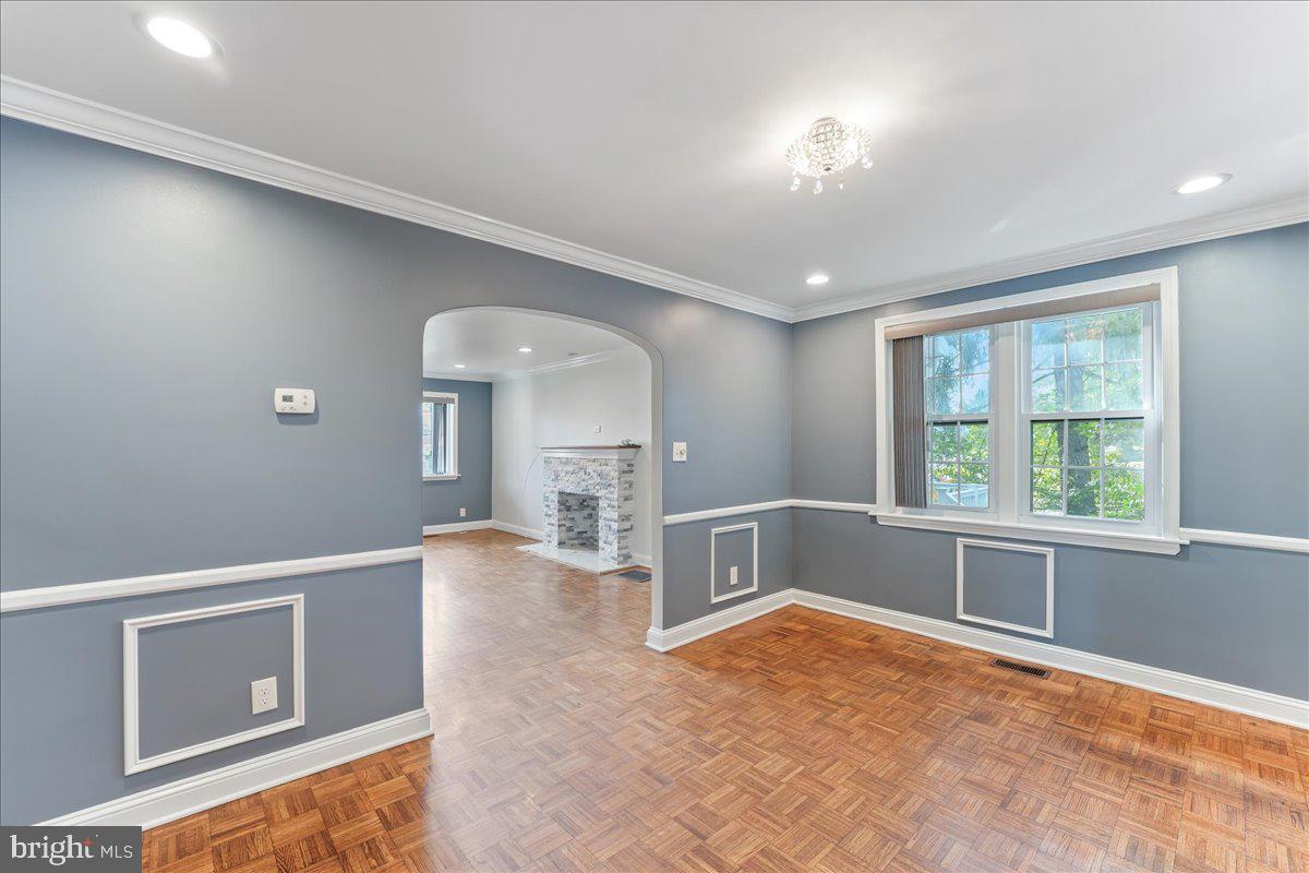 COLONIAL PARK - Residential