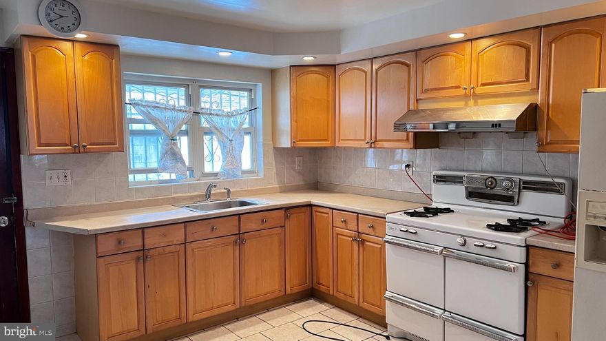 Rarely finding, this is  truely unbeatable location with that price!Rarely finding it has three floors plus a full basement ,and a big backyard ,original hard wood floor all though the house,third floor had an oversized room, you can use as an office or another bedroom,another spacious full bathroom is in the basement, the property needs some TLC , but great bones  with so much potentials, after your touch up ,that house can go more than half a million easily,  Just steps away from the Italian Market, popular eateries like Mish Mish, The Dutch, El Chingon, Triangle Tavern, as well as independent, local retailers along Passyunk Avenue. Also close to big-box shopping and stores on Columb Boulevard,super easy transit to central city. Do not miss out ,Schedule your showing today!