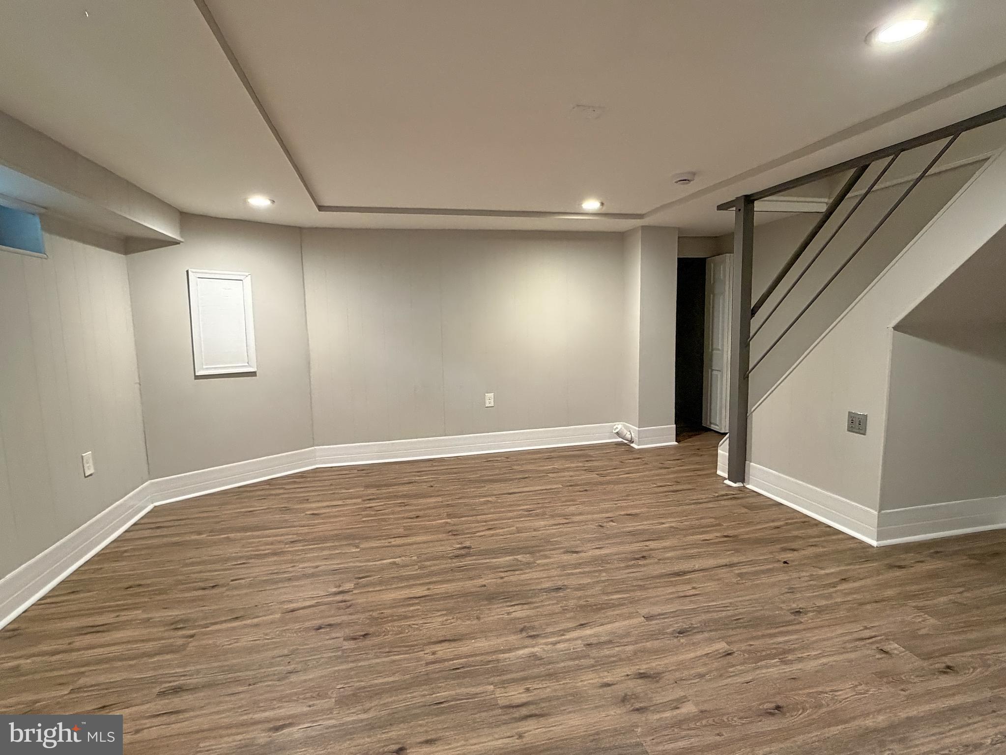 FOX RIDGE MANOR - Residential