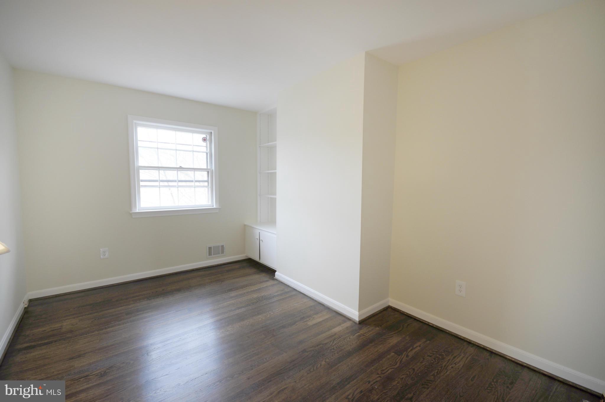 KINGS MANOR TOWNE HOUSES - Residential