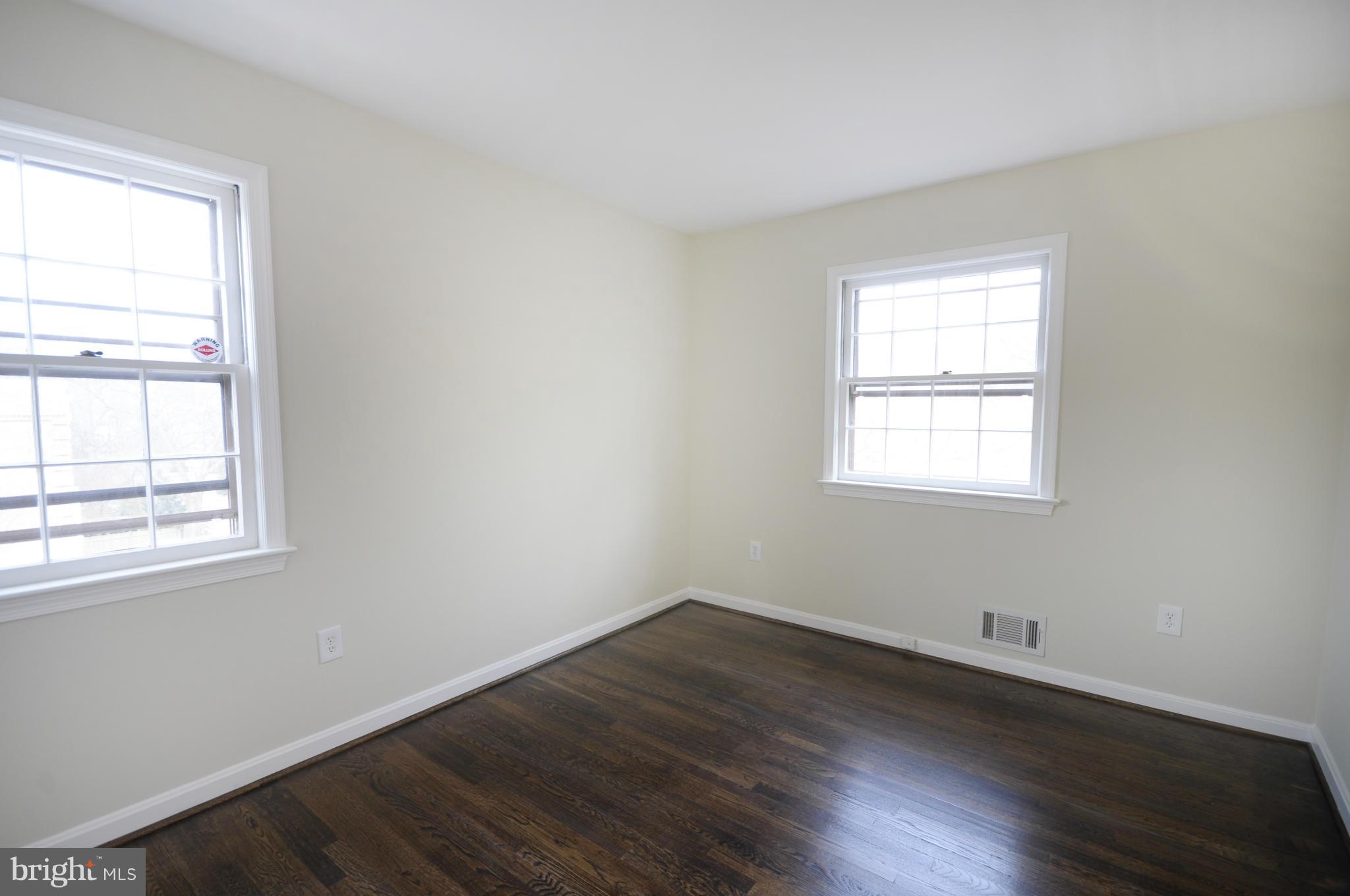 KINGS MANOR TOWNE HOUSES - Residential