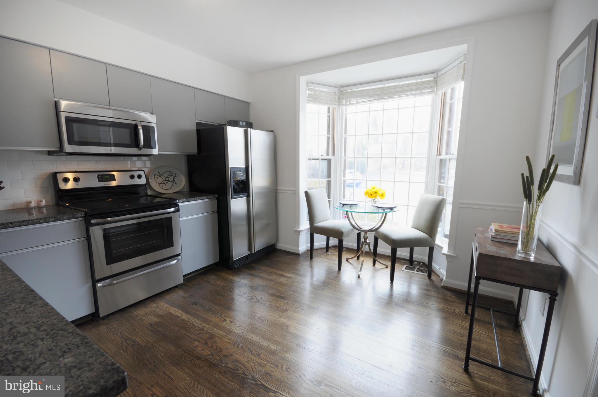 KINGS MANOR TOWNE HOUSES - Residential