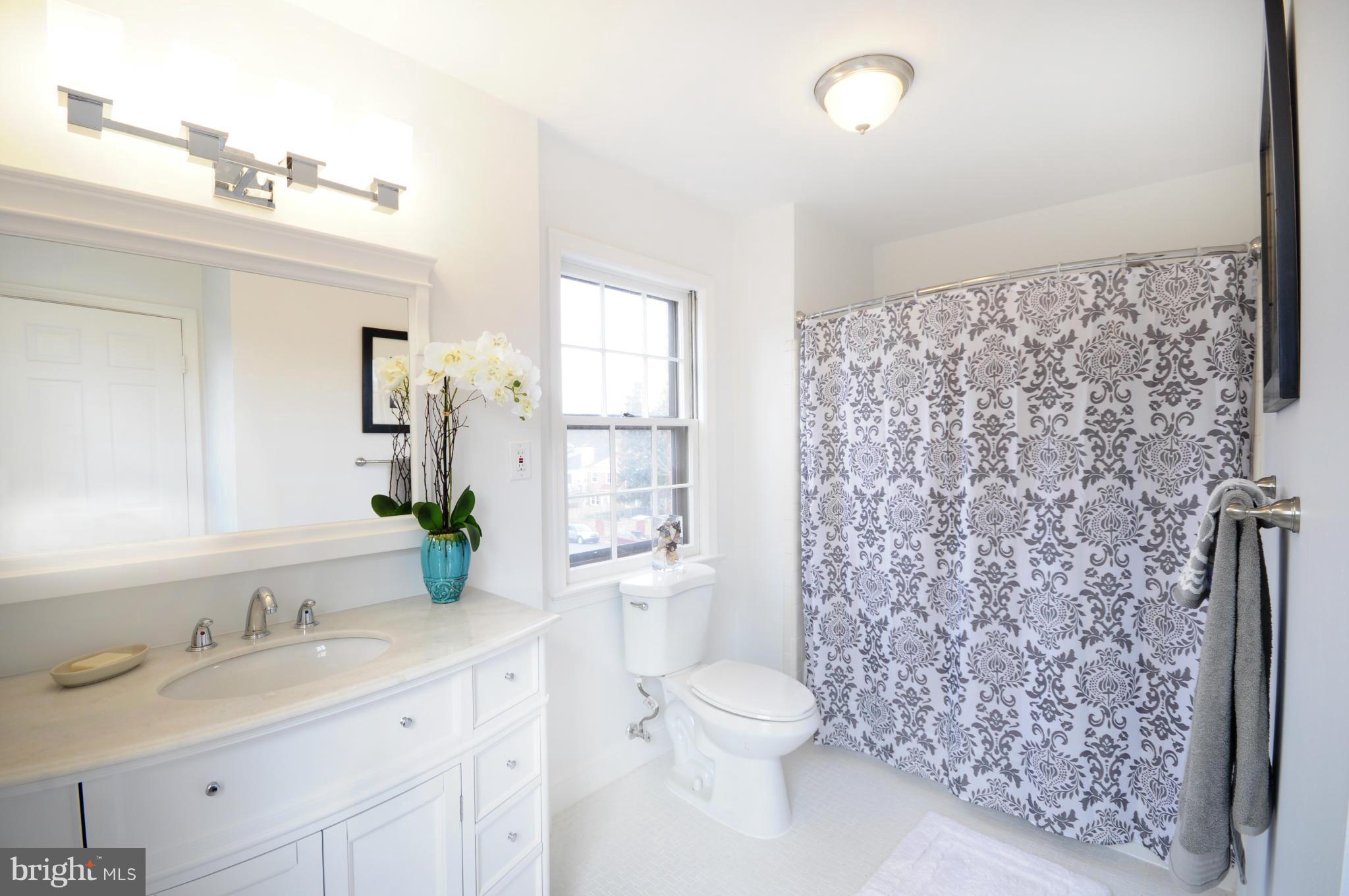 KINGS MANOR TOWNE HOUSES - Residential