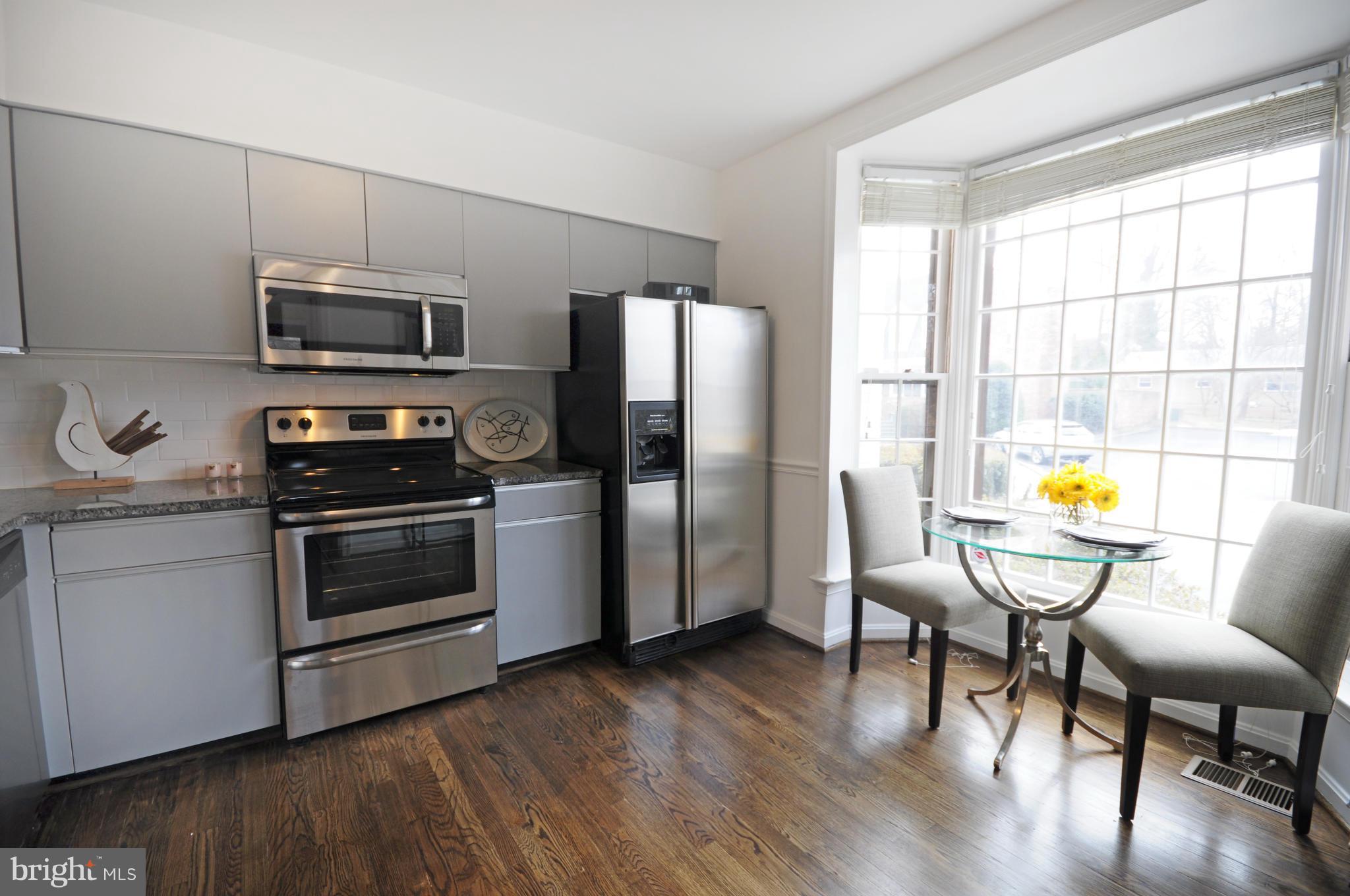 KINGS MANOR TOWNE HOUSES - Residential