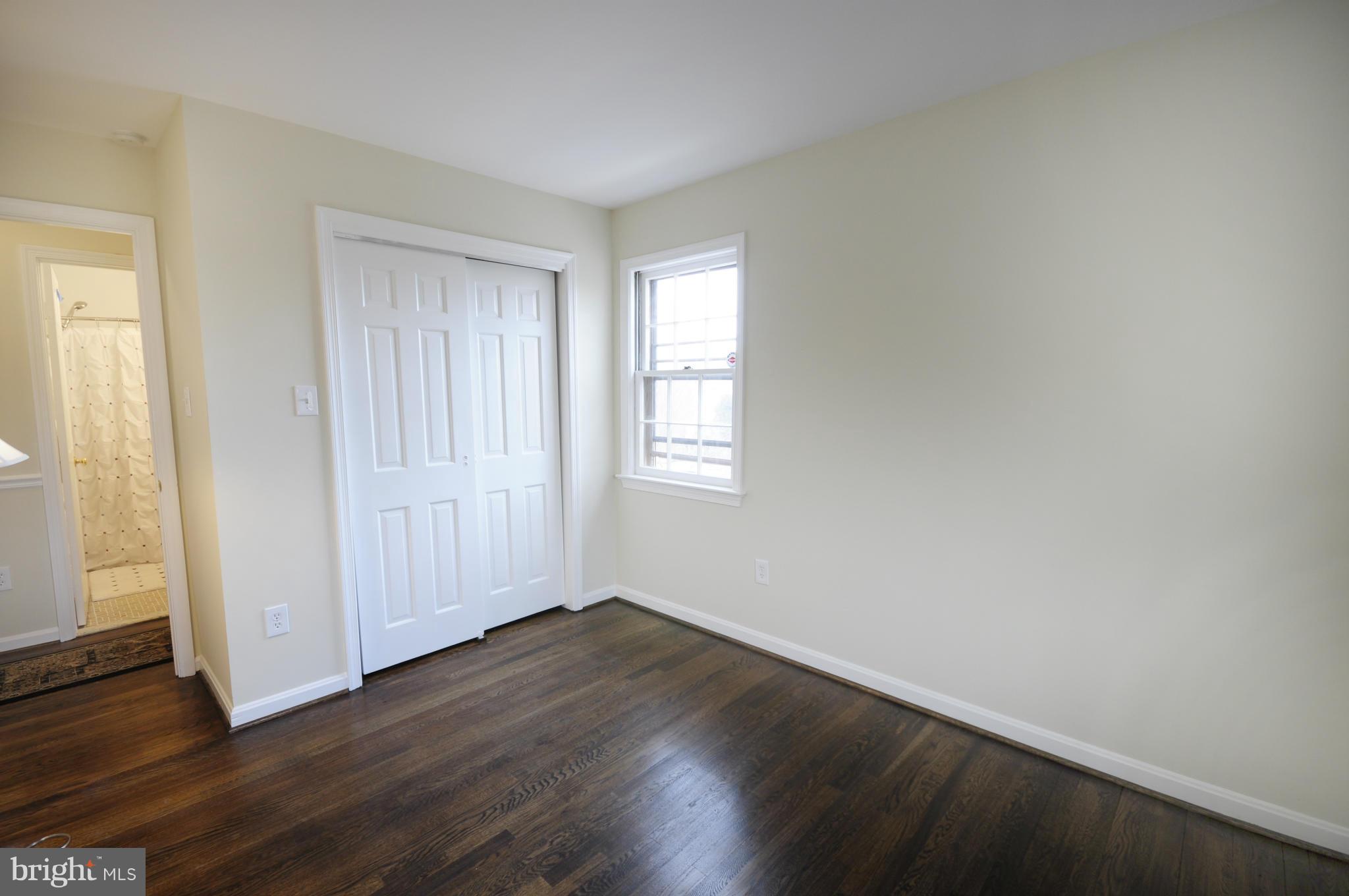 KINGS MANOR TOWNE HOUSES - Residential