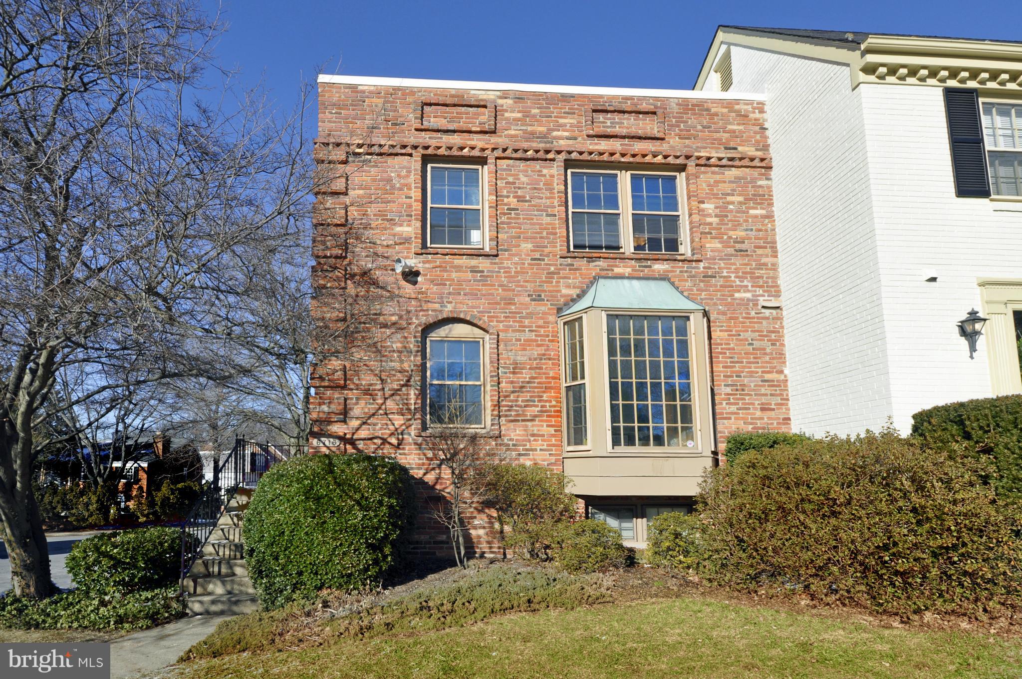 KINGS MANOR TOWNE HOUSES - Residential