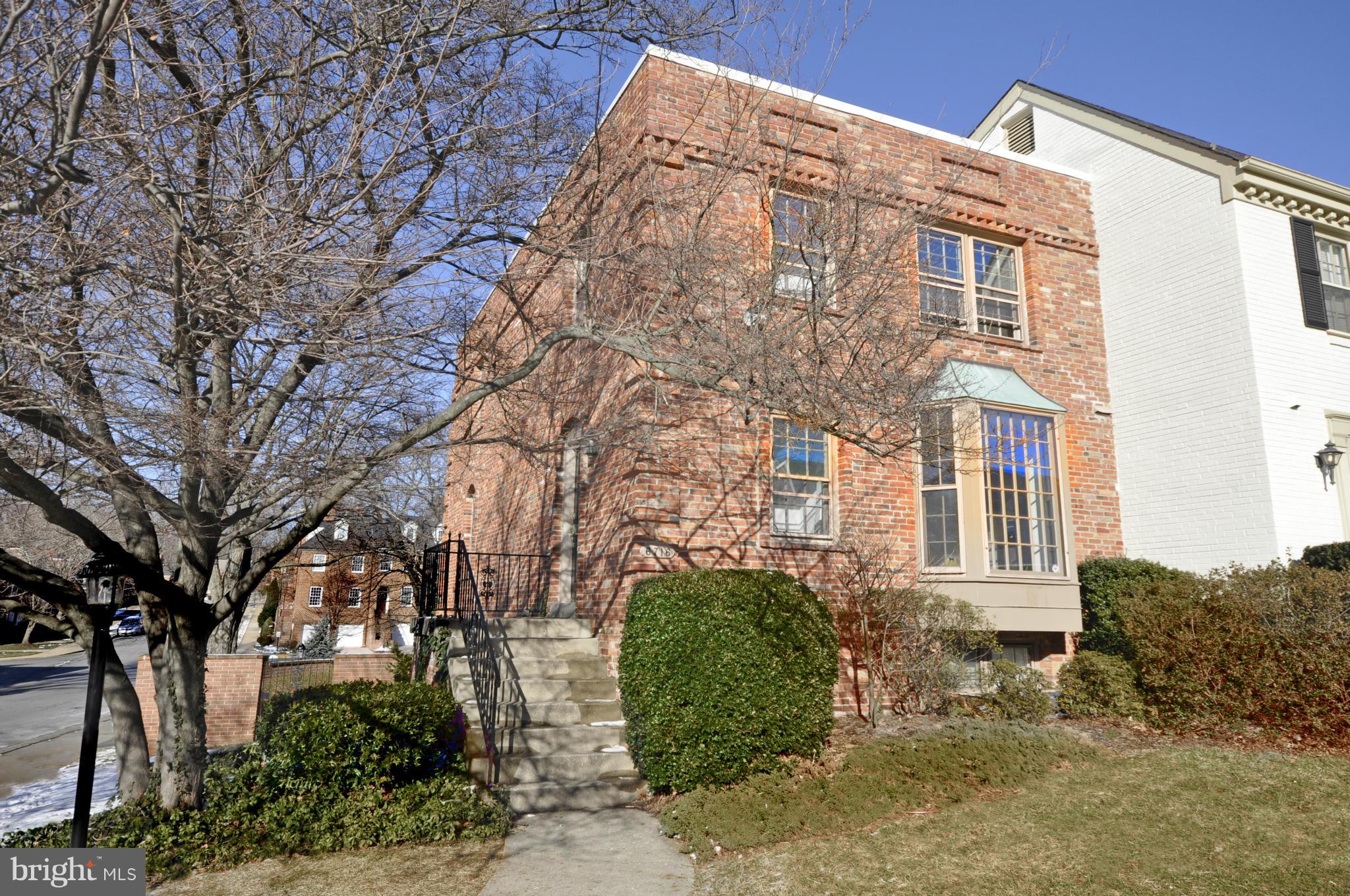 KINGS MANOR TOWNE HOUSES - Residential