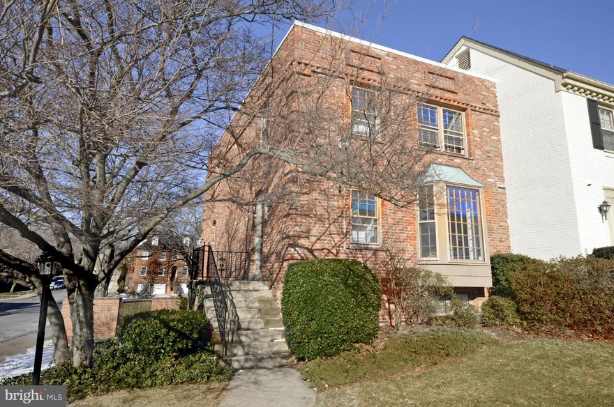 Light filled END Town Home that has recently been painted and updated throughout!  This end unit has a separate lower level entrance to a bedroom with full bath and many windows, Large enclosed patio. Refinished hardwood and new appliances.  Close to new McLean Metro stop and walk to shopping in central McLean.   A MUST SEE as this one won't last long!  Owner Agent.