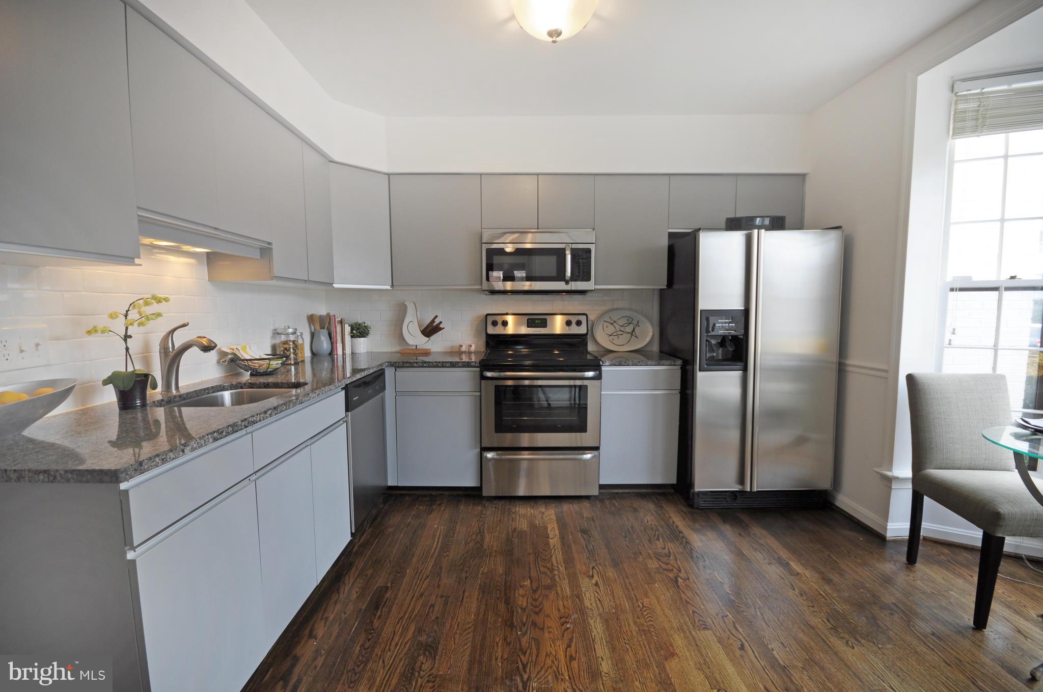 KINGS MANOR TOWNE HOUSES - Residential