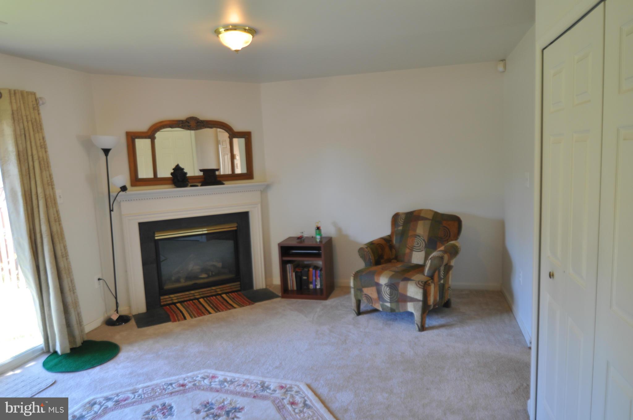 GUNSTON CORNER - Residential