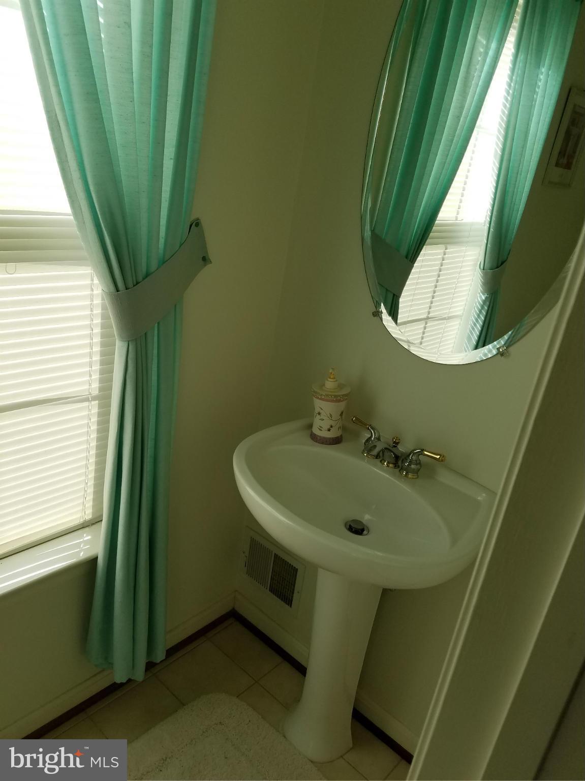 GUNSTON CORNER - Residential