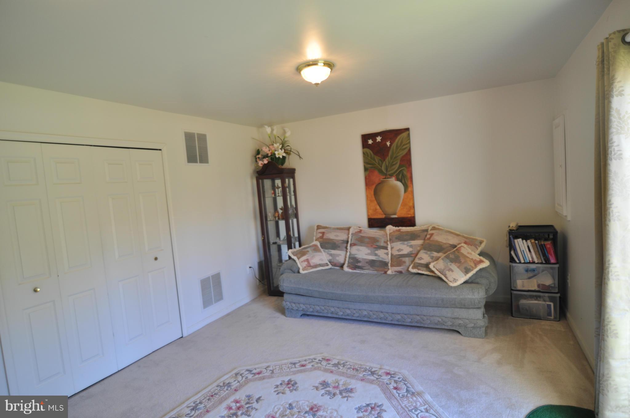 GUNSTON CORNER - Residential