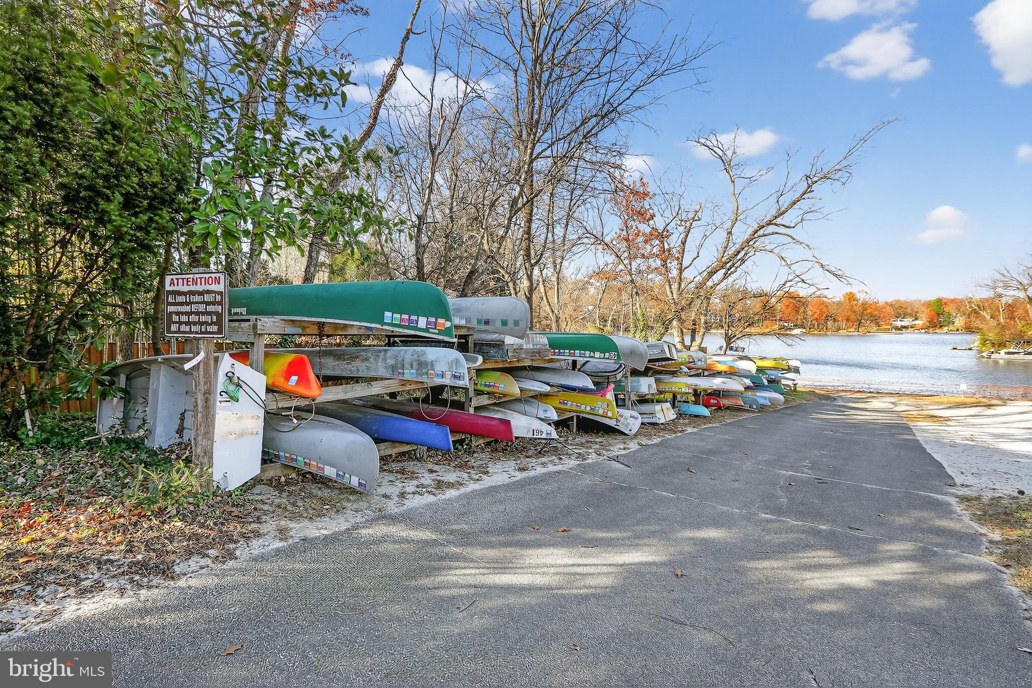 LAKE BARCROFT - Residential