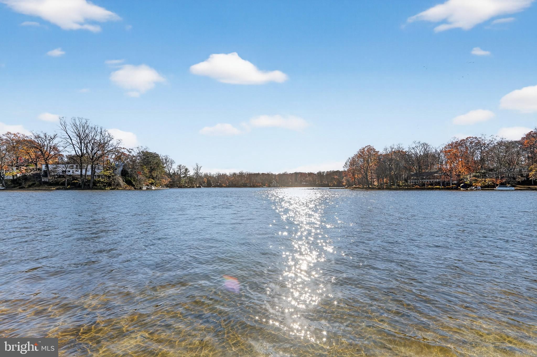 LAKE BARCROFT - Residential