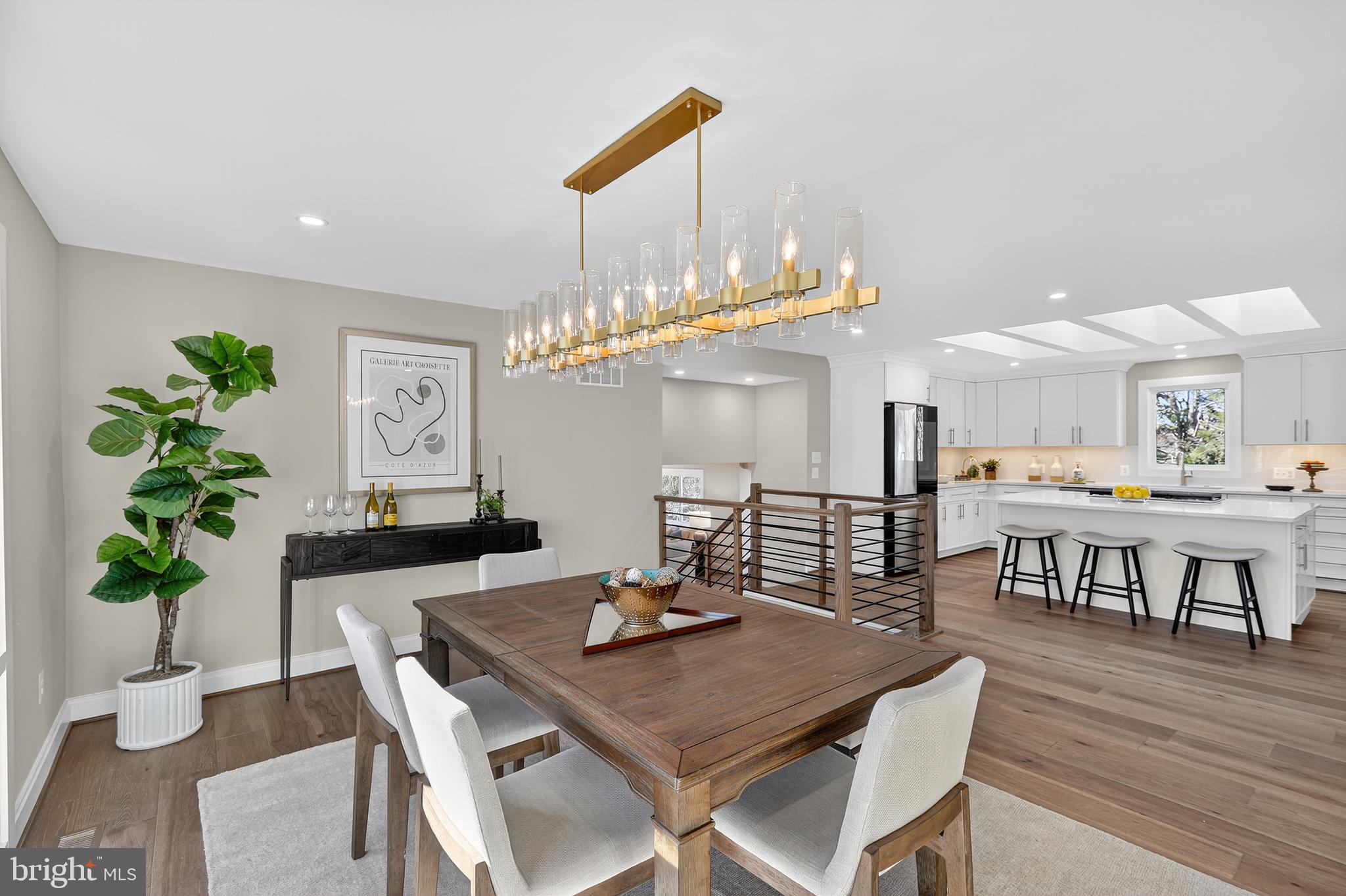 LAKE BARCROFT - Residential