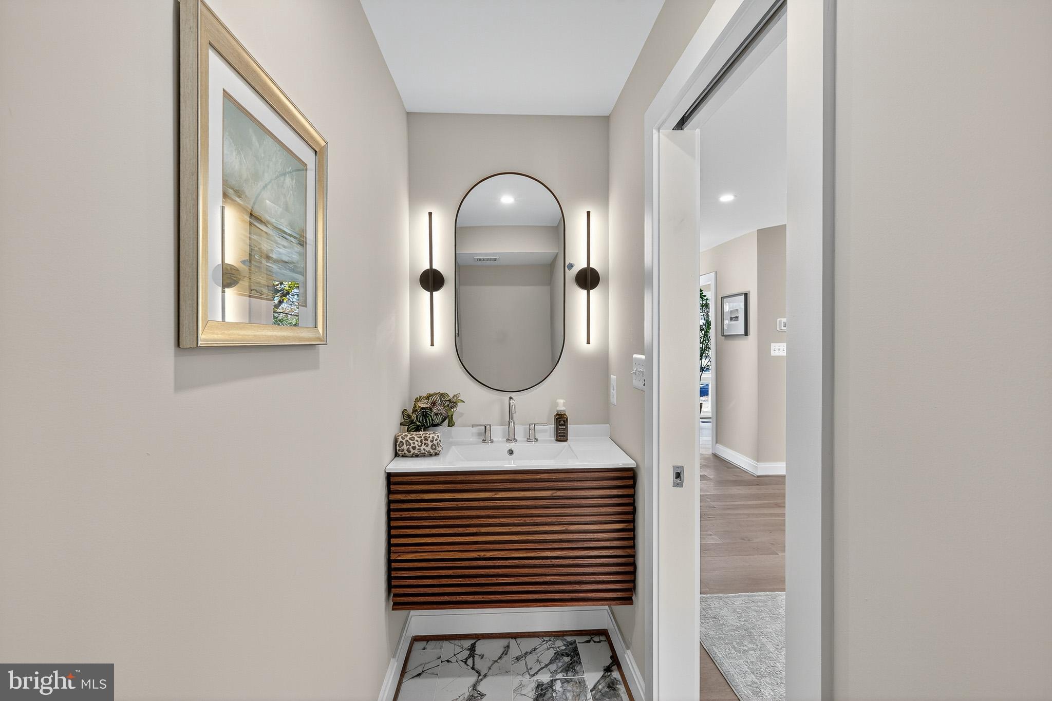 LAKE BARCROFT - Residential