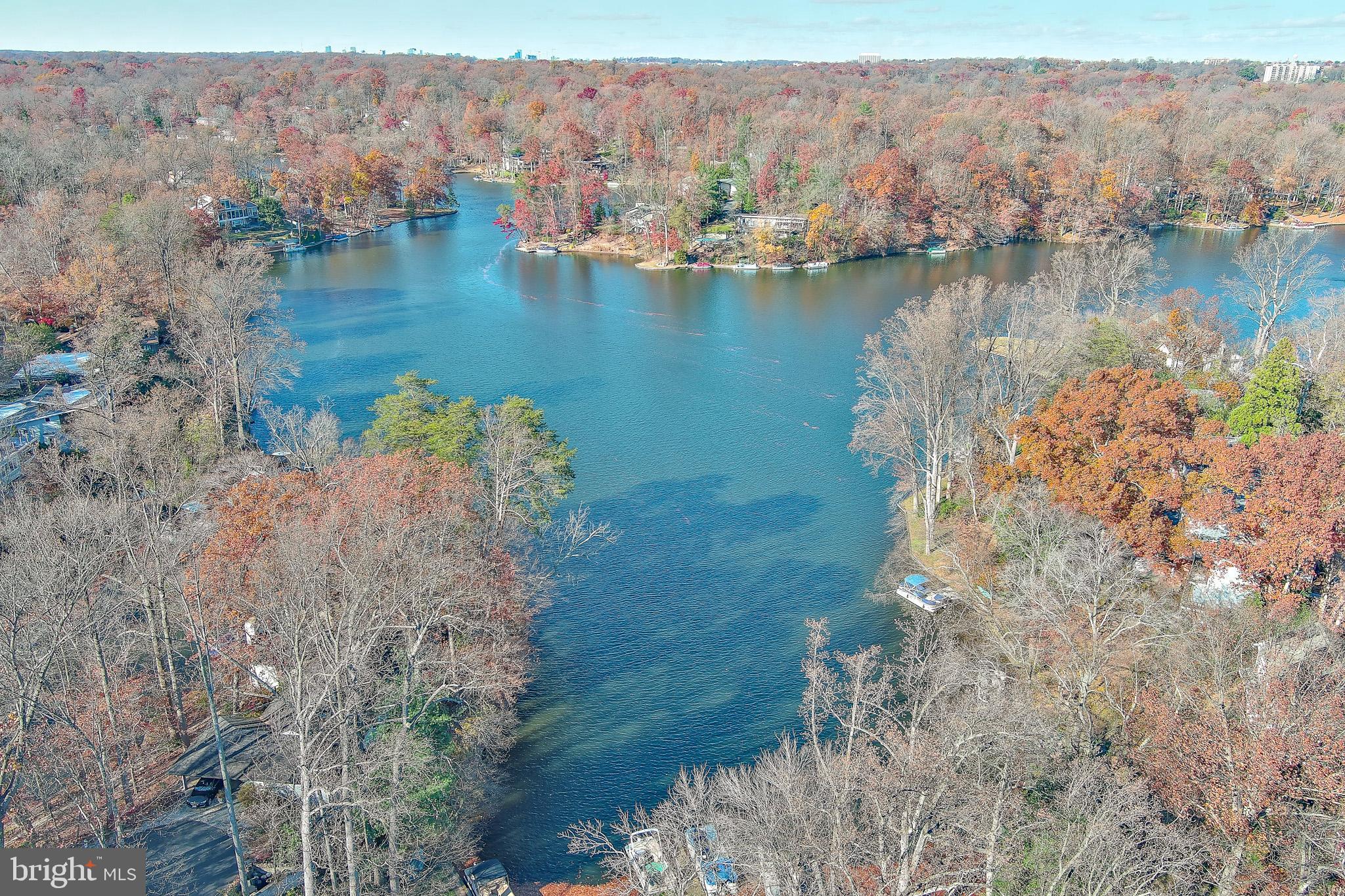 LAKE BARCROFT - Residential