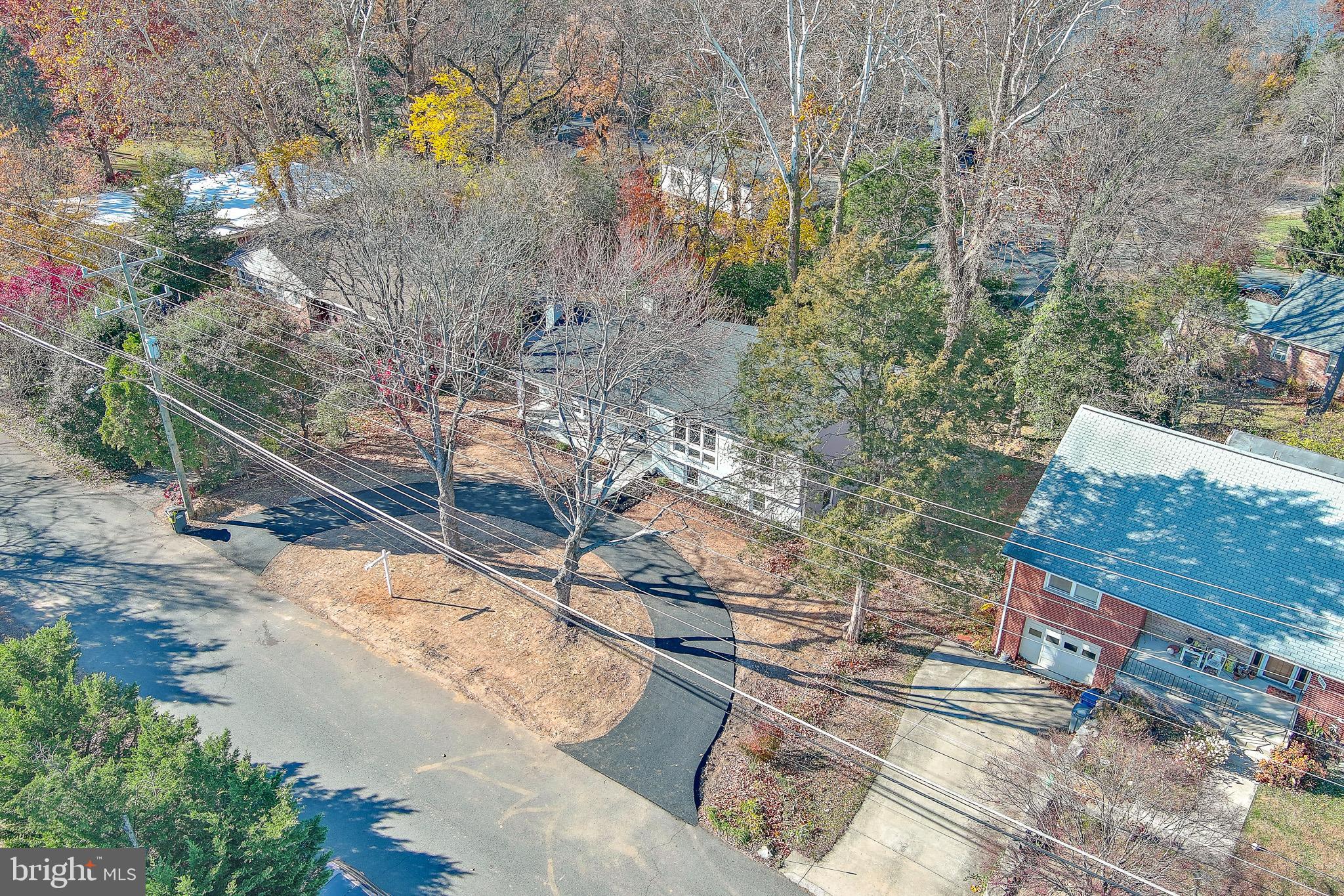 LAKE BARCROFT - Residential