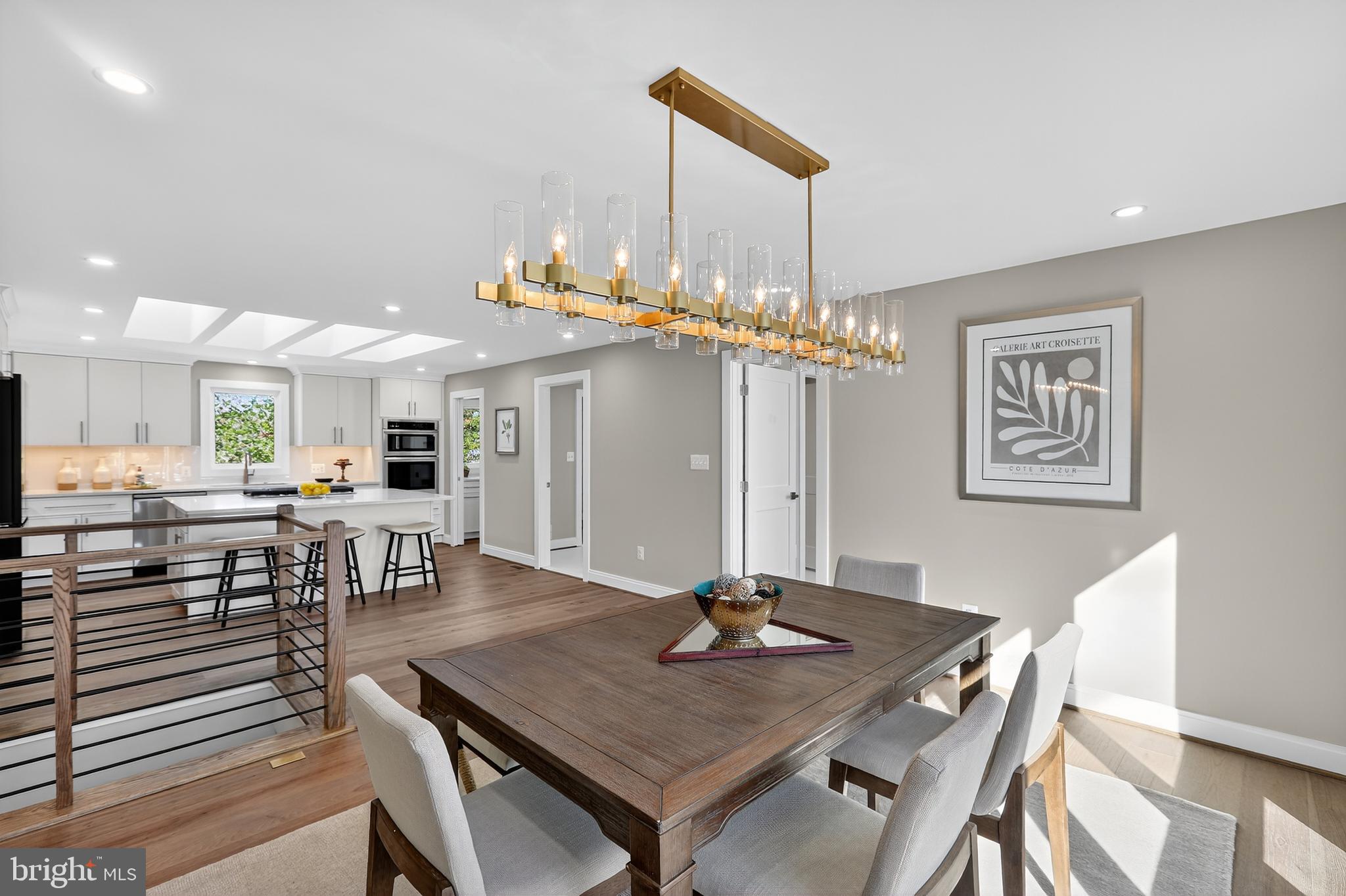 LAKE BARCROFT - Residential