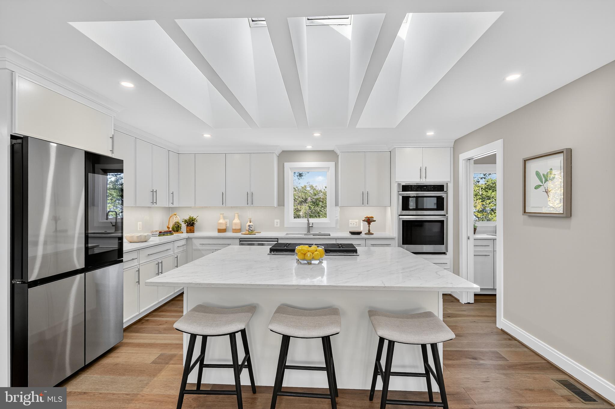 LAKE BARCROFT - Residential