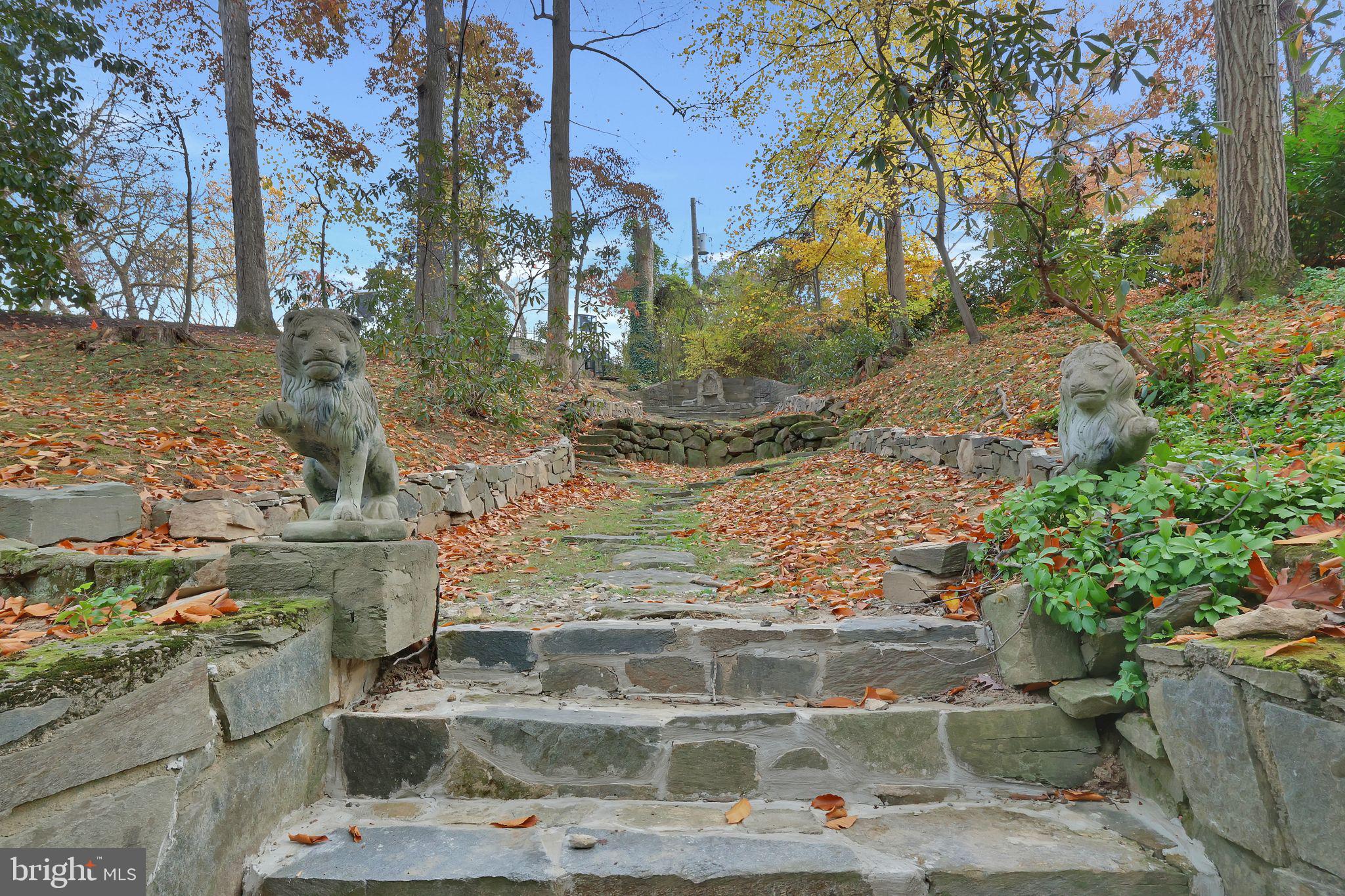 ARLINGWOOD - Residential