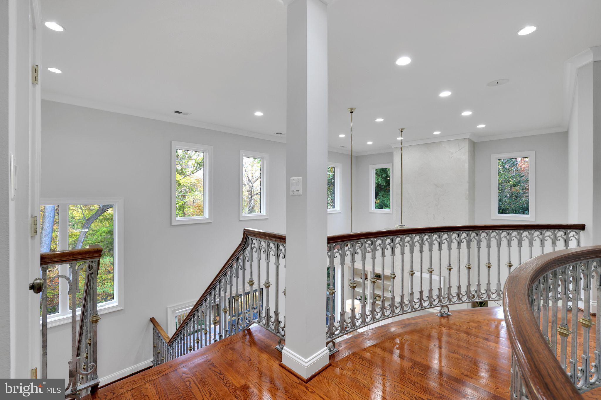 ARLINGWOOD - Residential