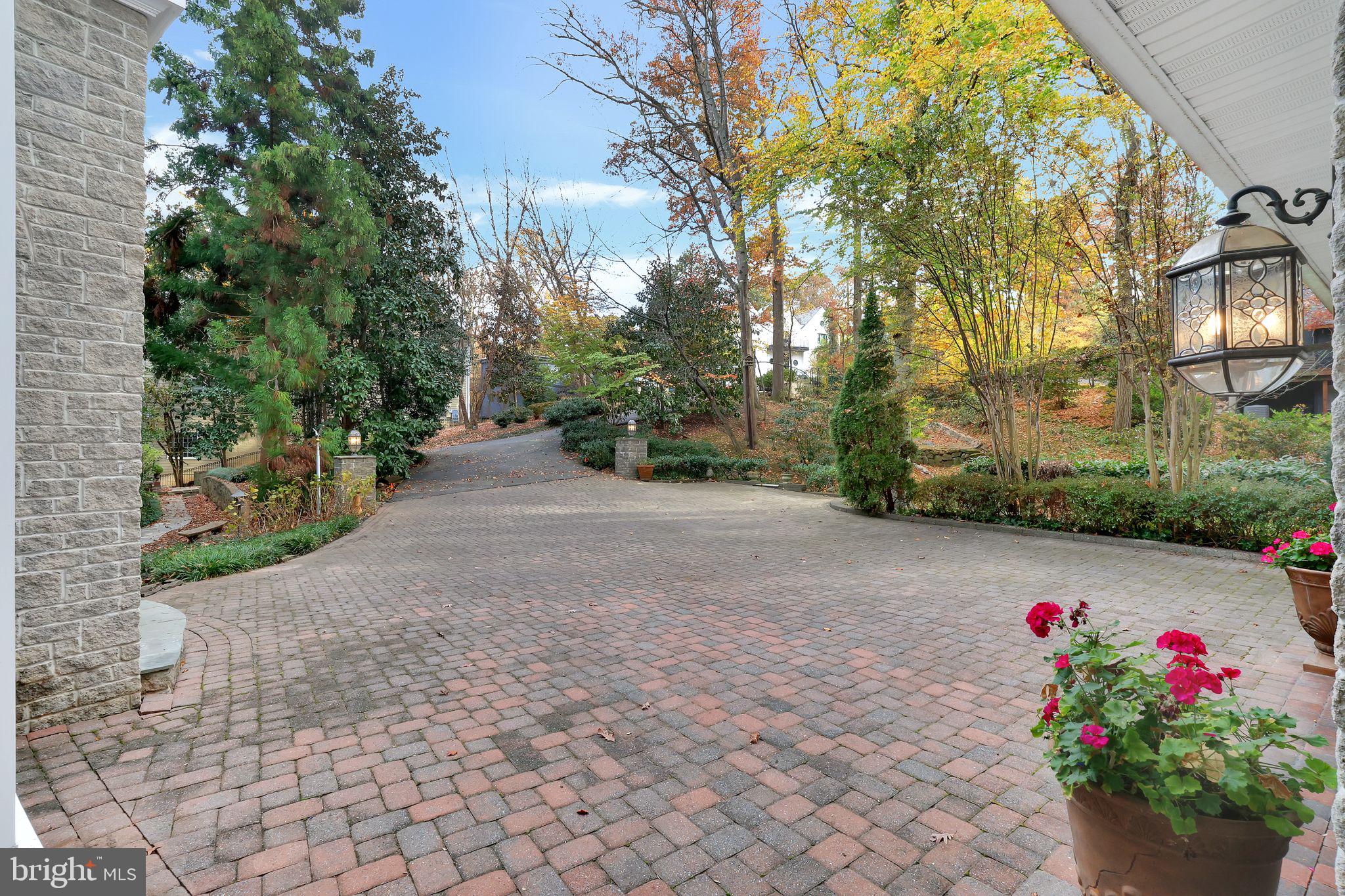 ARLINGWOOD - Residential