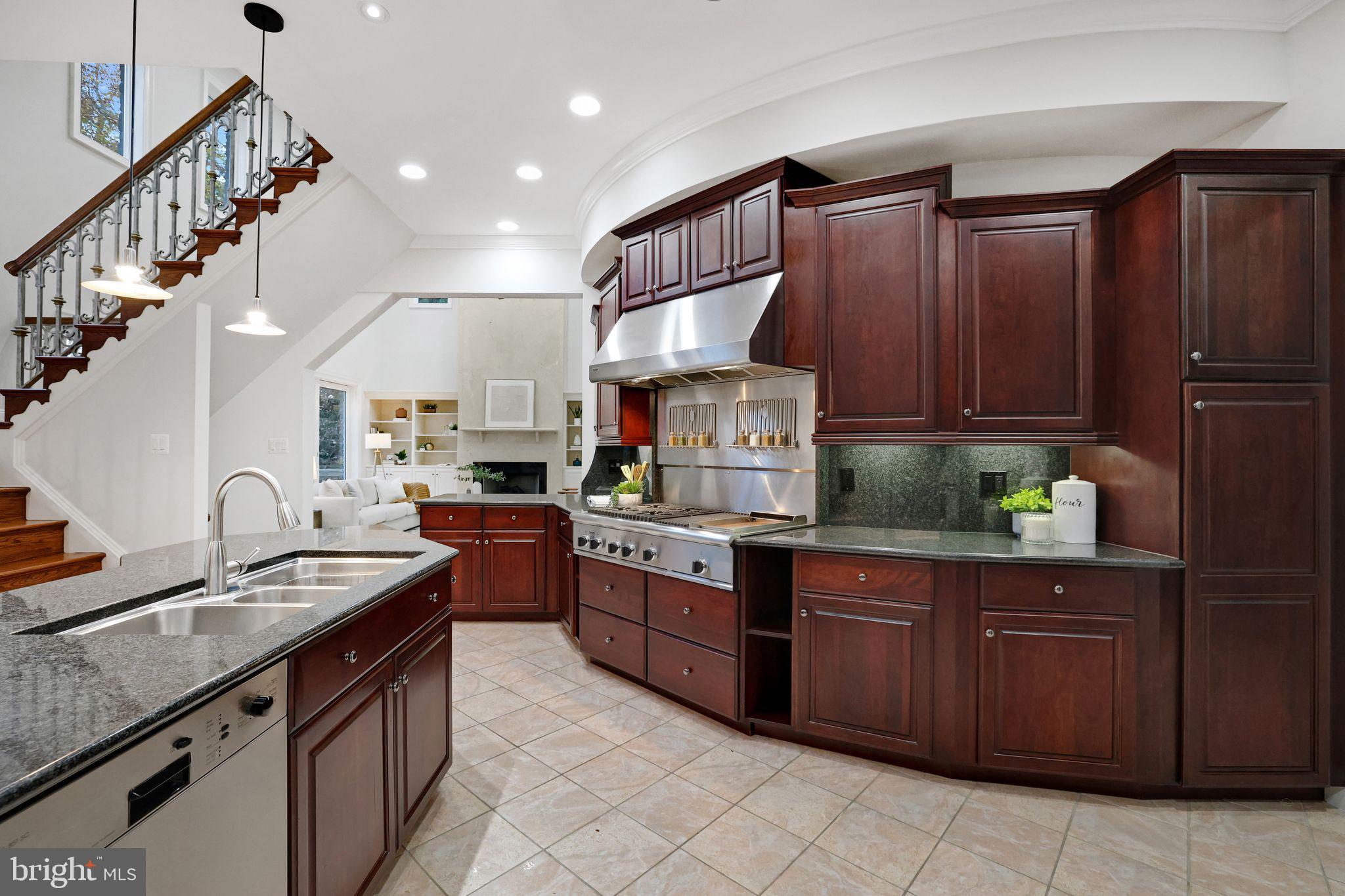 ARLINGWOOD - Residential