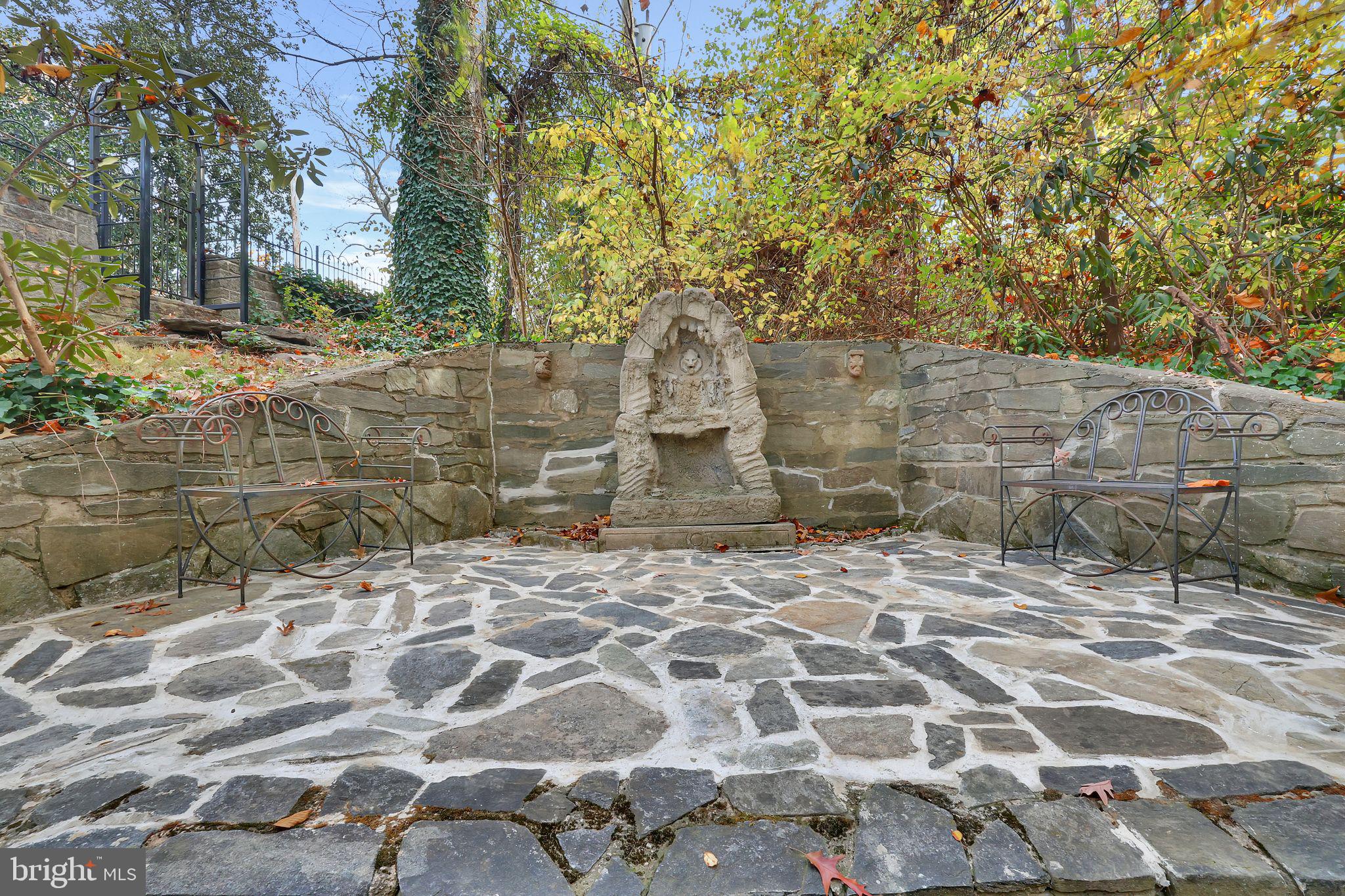 ARLINGWOOD - Residential