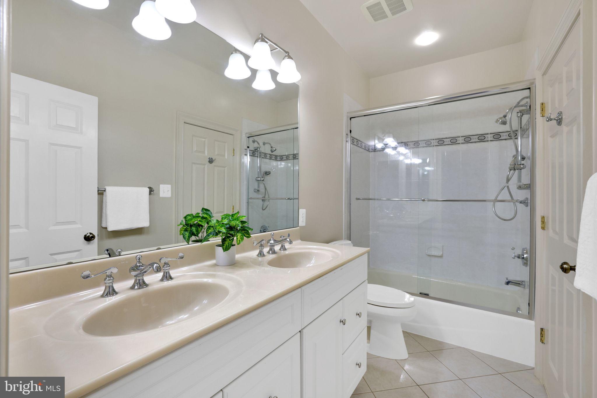 ARLINGWOOD - Residential