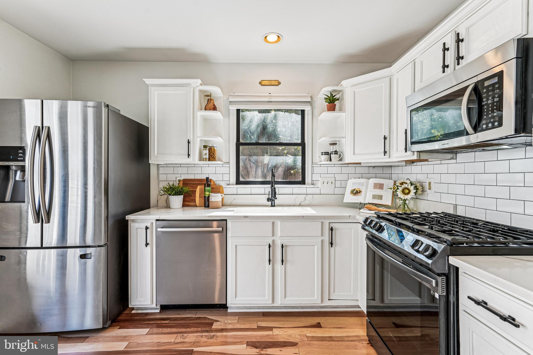 120 RIDGEPOINT PLACE