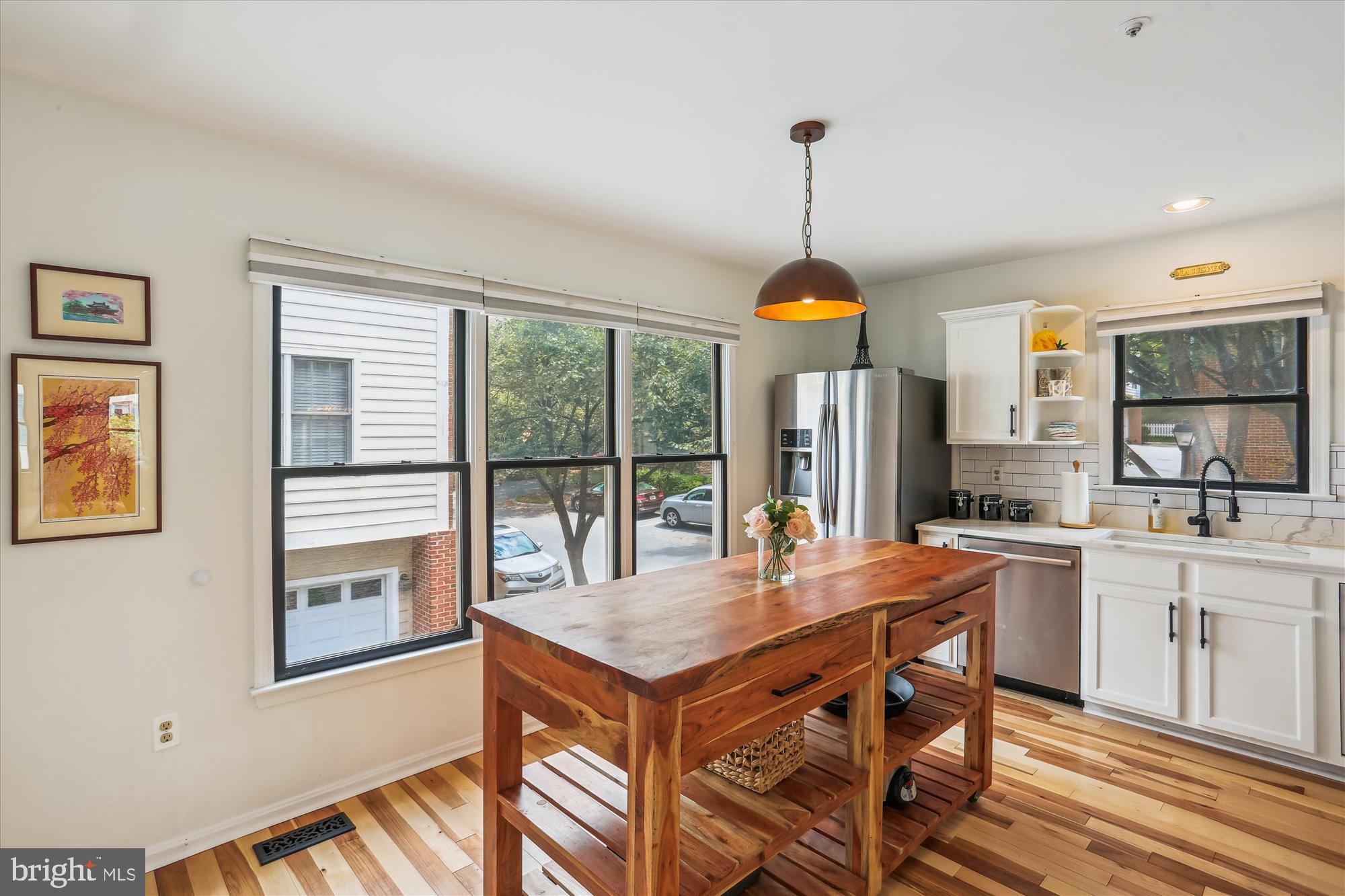120 RIDGEPOINT PLACE