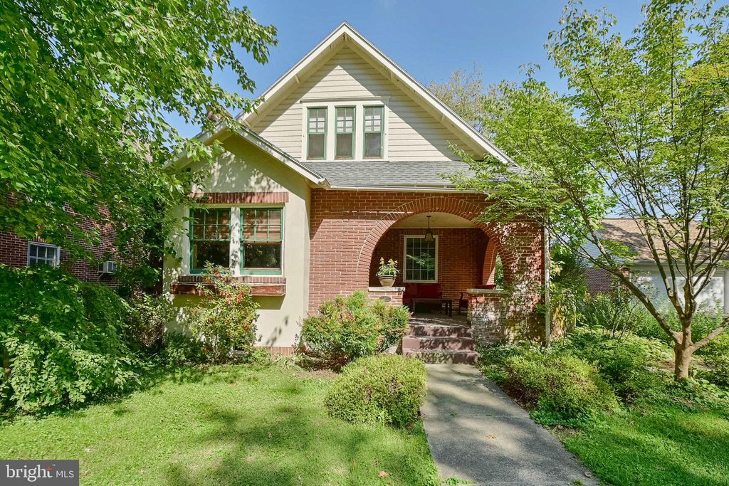 Photo of 1111 Maple Avenue, Lancaster, PA 17603 (MLS # PALA2041664)