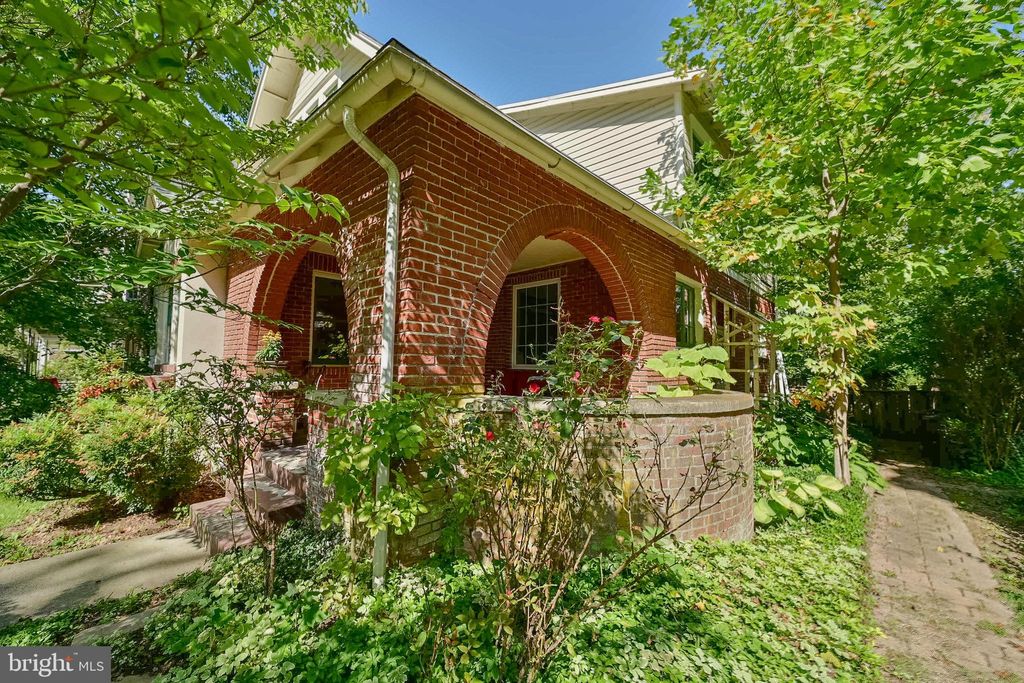 Photo of 1111 Maple Avenue, Lancaster, PA 17603 (MLS # PALA2041664)