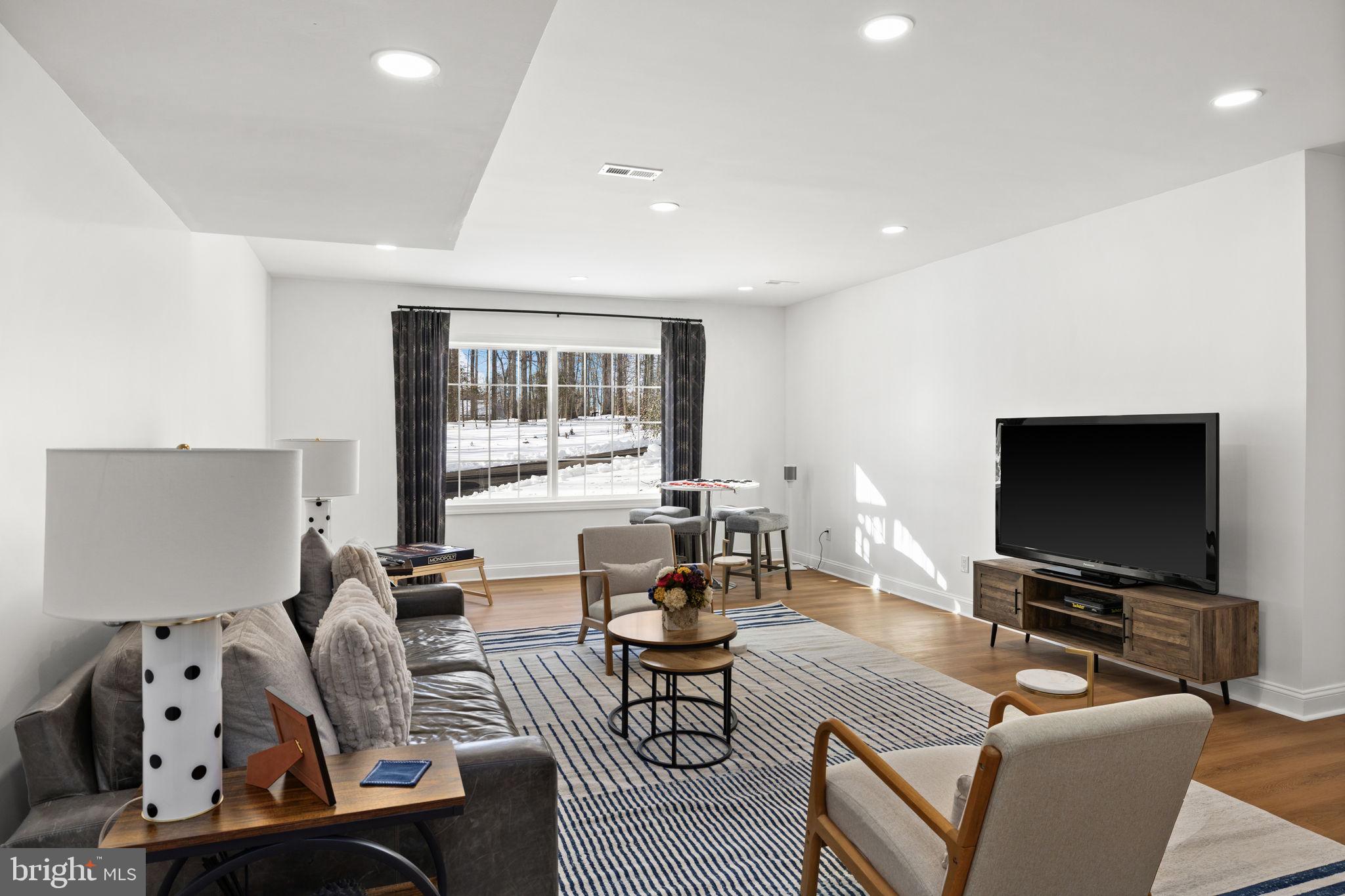 COVENANT COVE - Residential