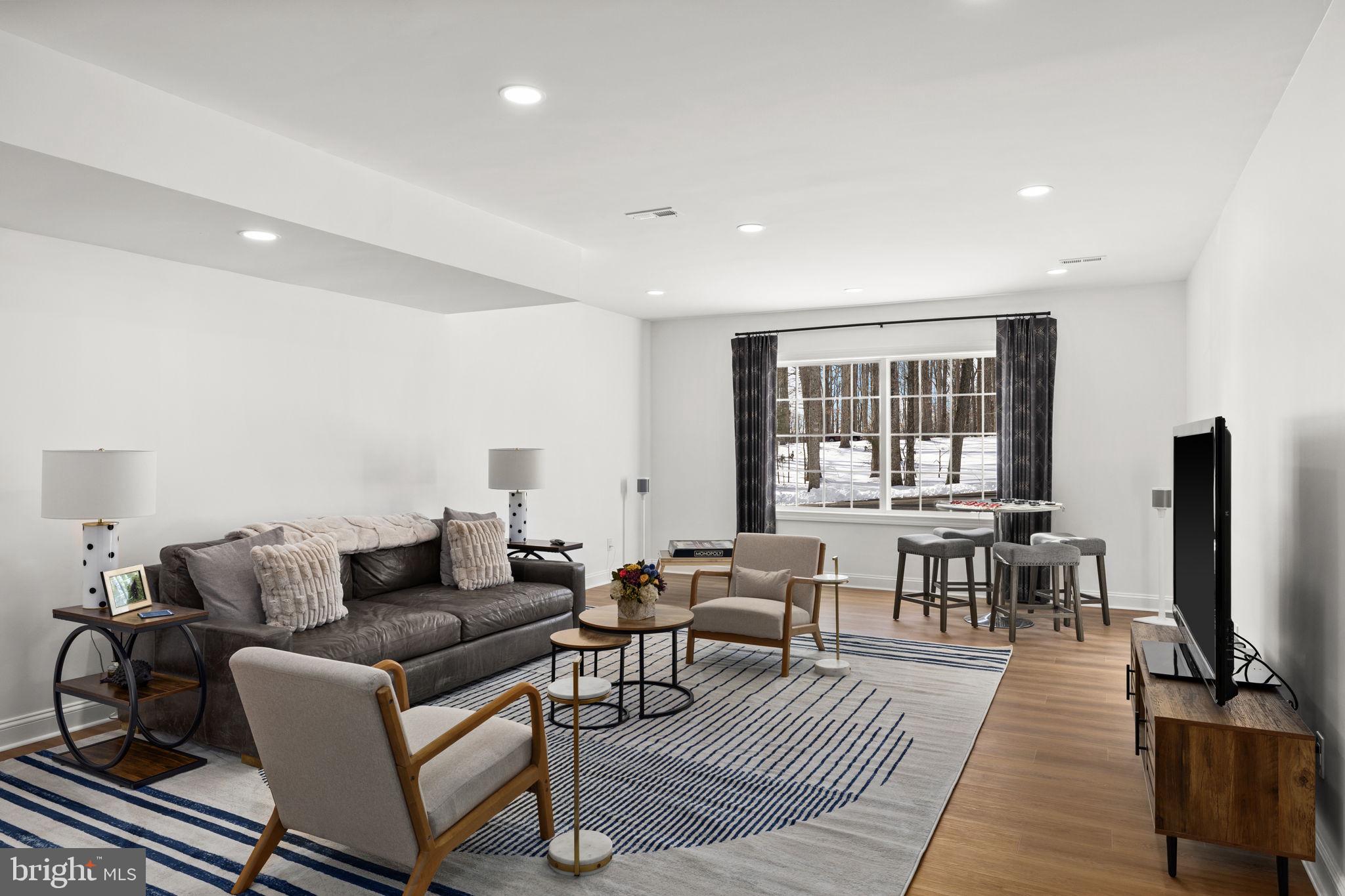 COVENANT COVE - Residential