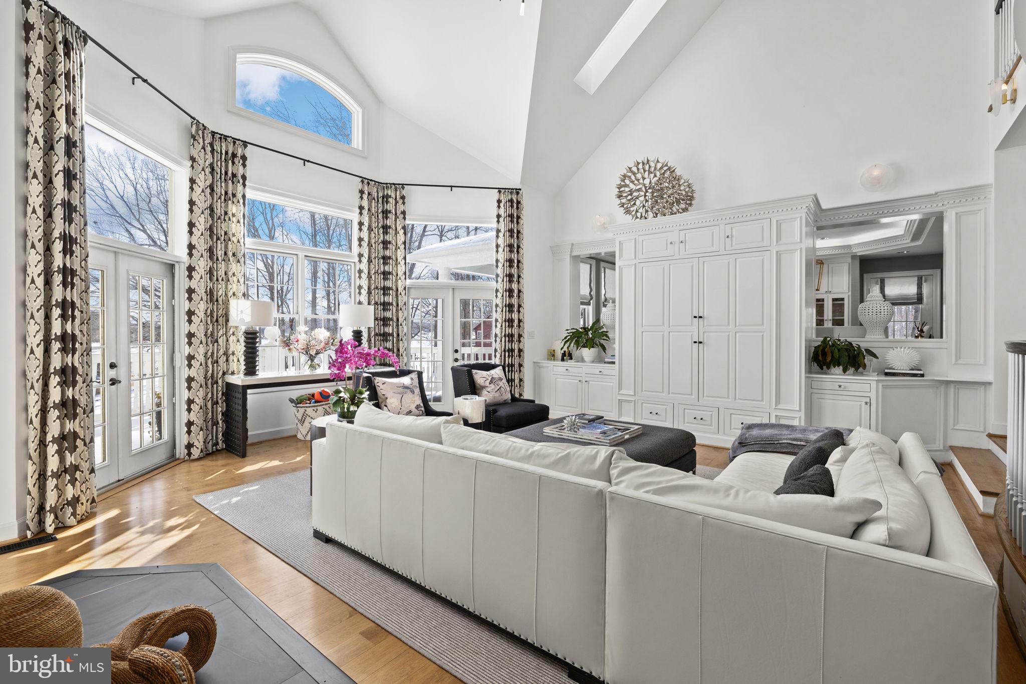 COVENANT COVE - Residential